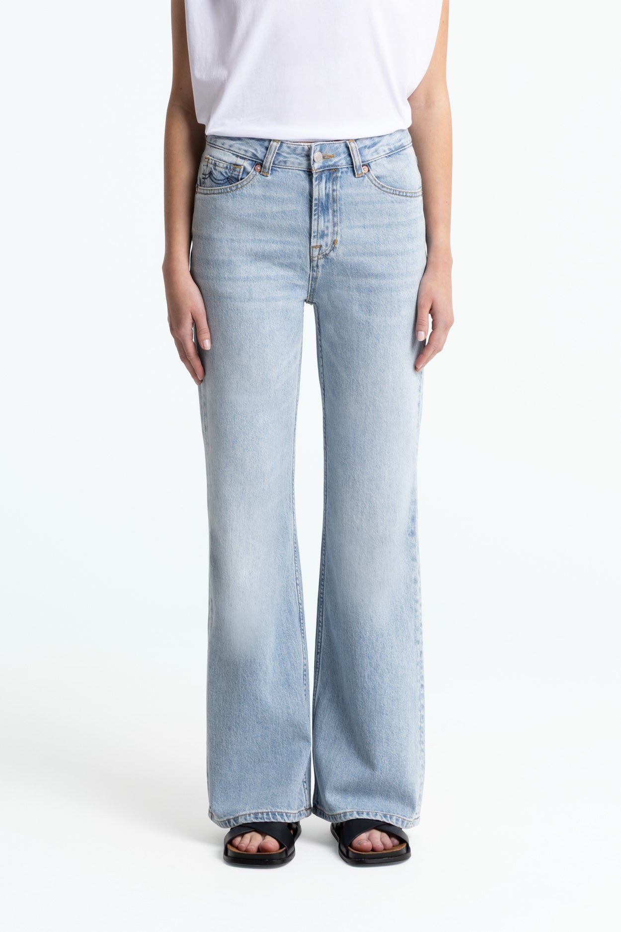 Kings of Indigo  Jeans Kukiko Atria Super Light Washed Blue