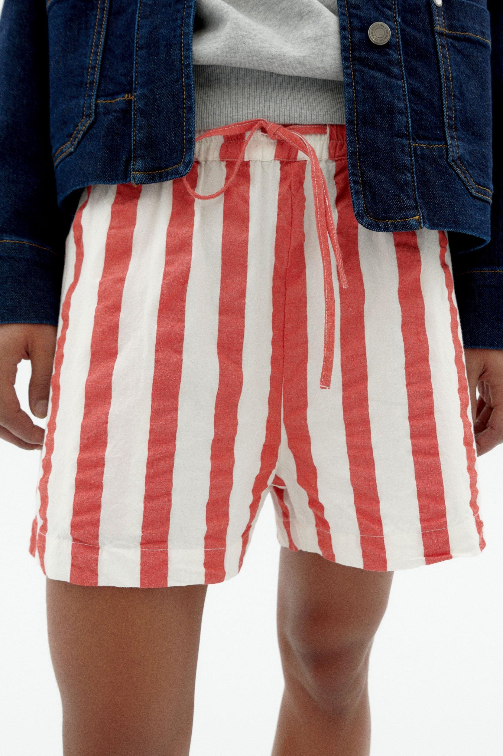 Thinking MU  Shorts Seersucker Geranium Gestreept Rood