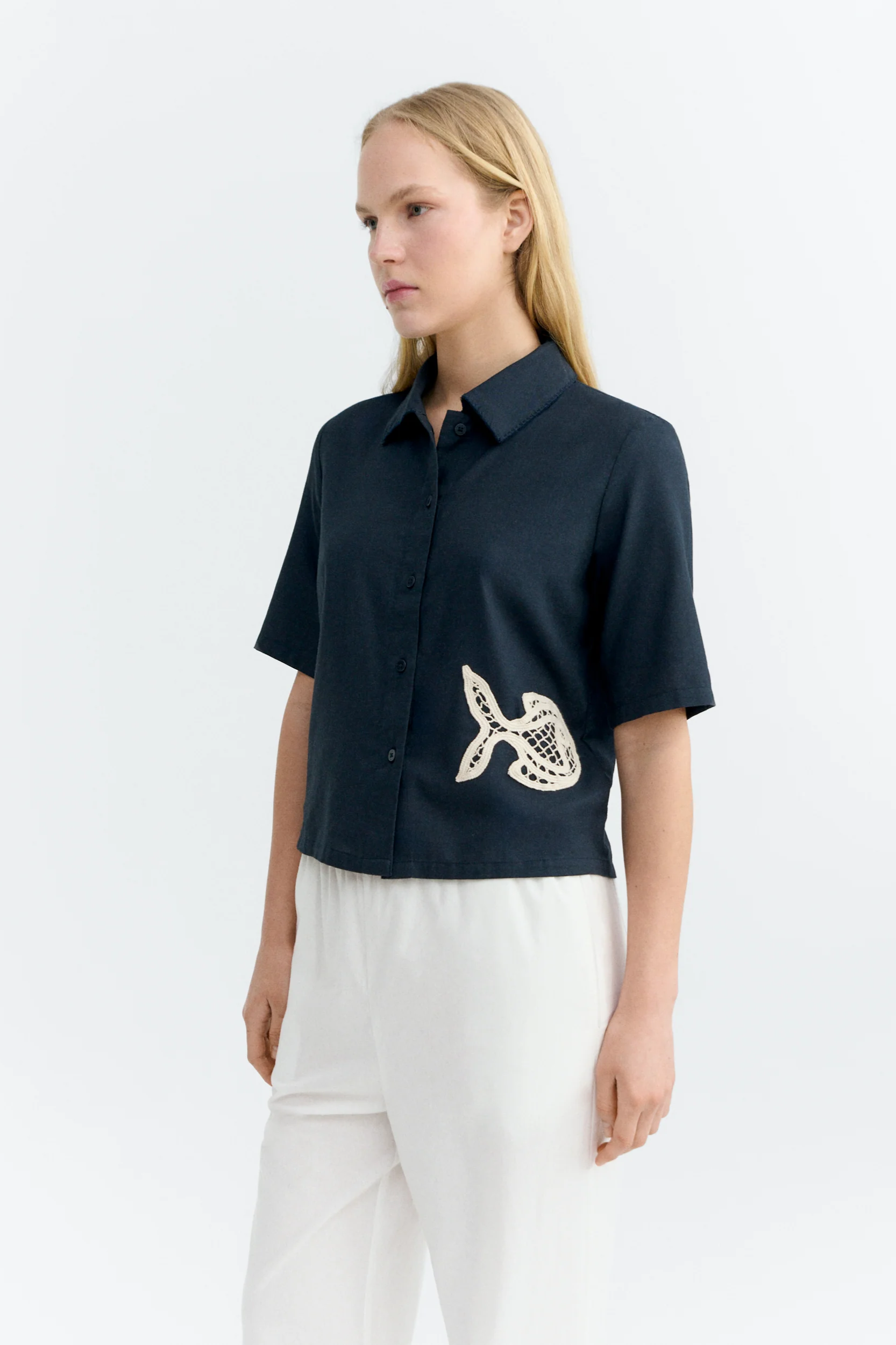 Thinking MU  Blouse Ane Handgeborduurd Marineblauw