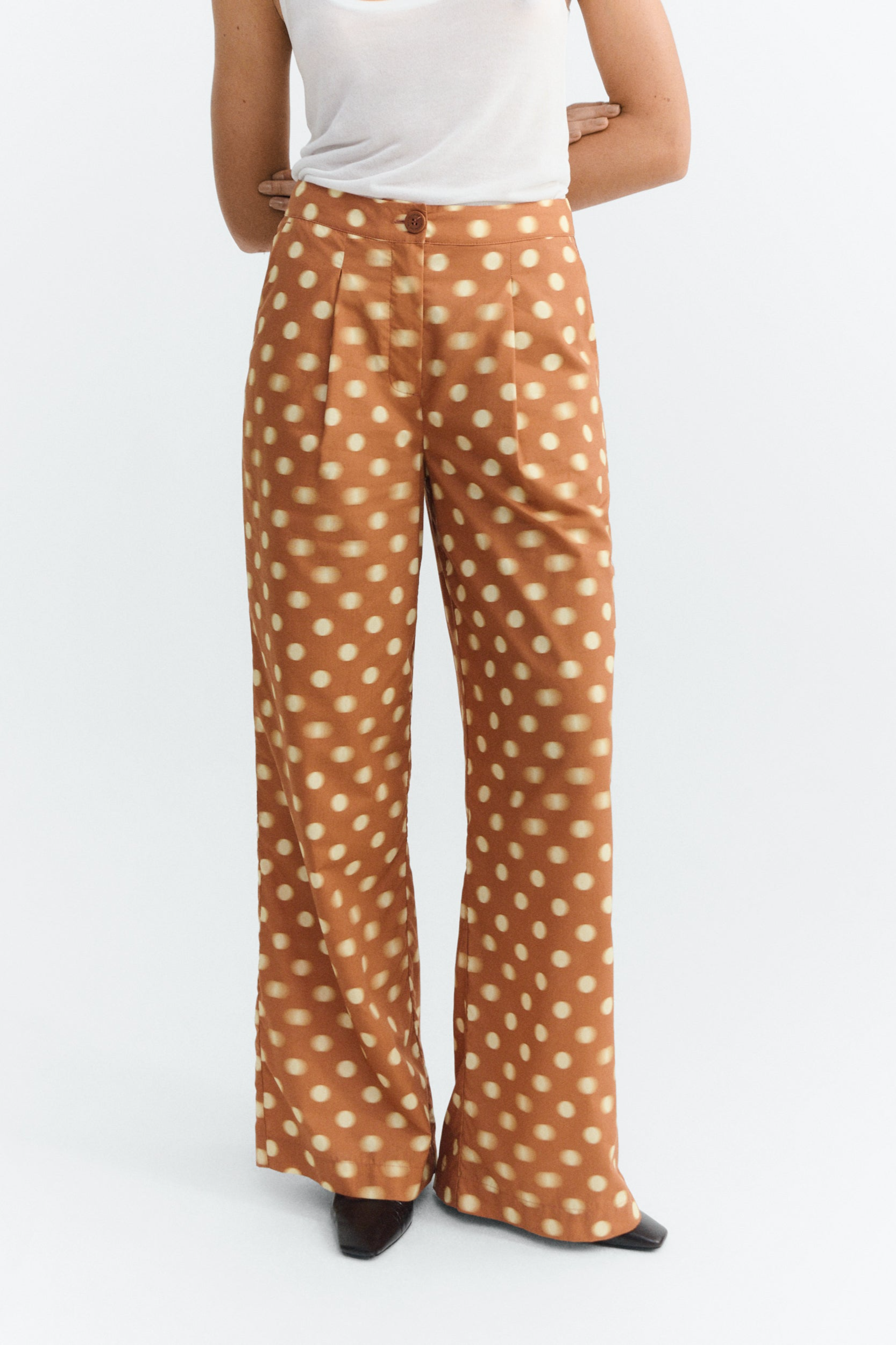 Thinking MU  Manolita Broek Met Wijde Pijpen En Stippen, Bruin