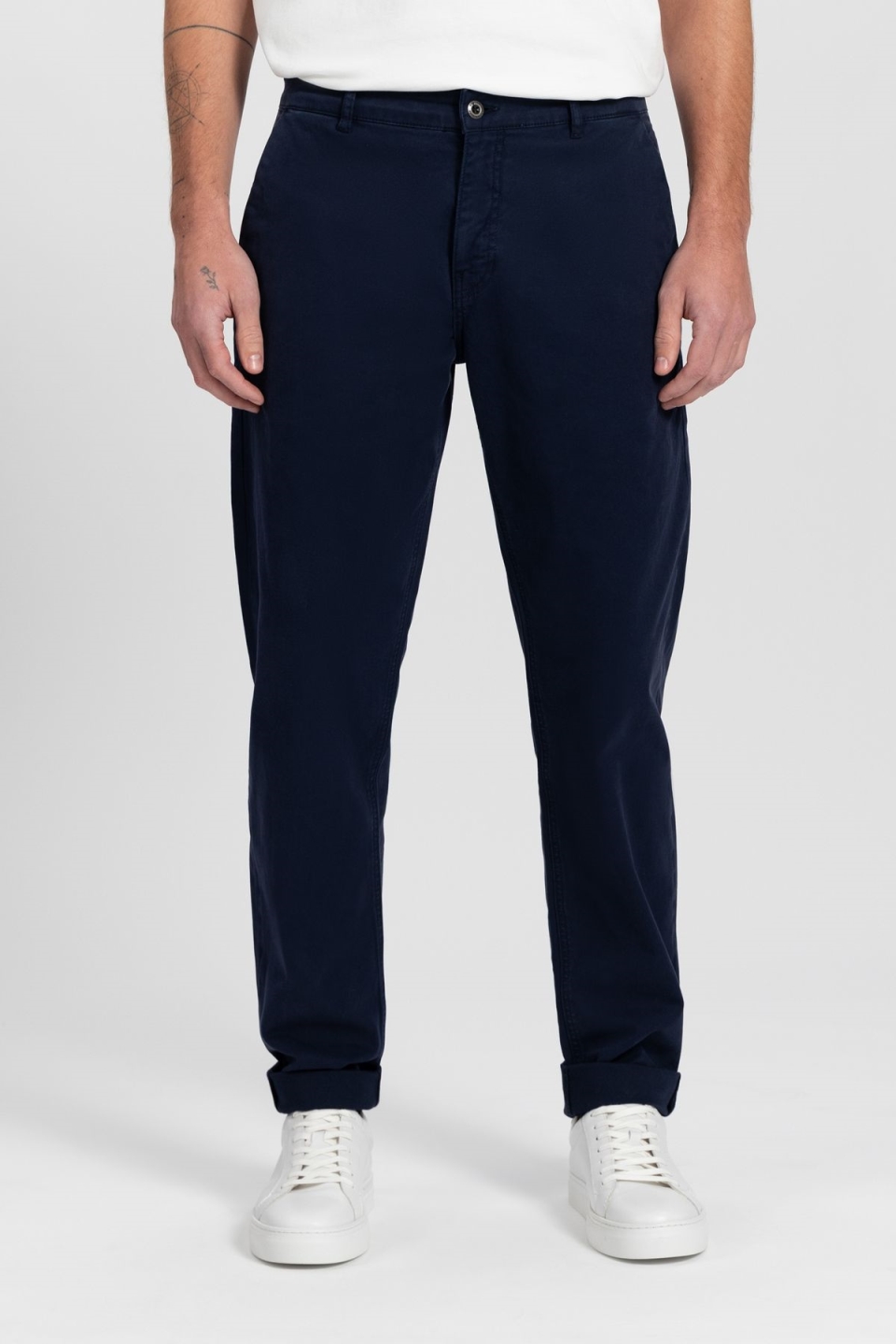 Kuyichi mannen vegan Chinobroek Darren Donker Marineblauw