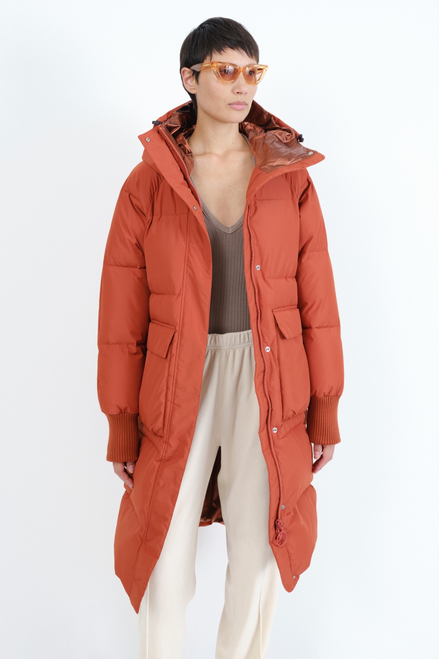 Embassy of Bricks and Logs  Ry Puffer Parka Rood