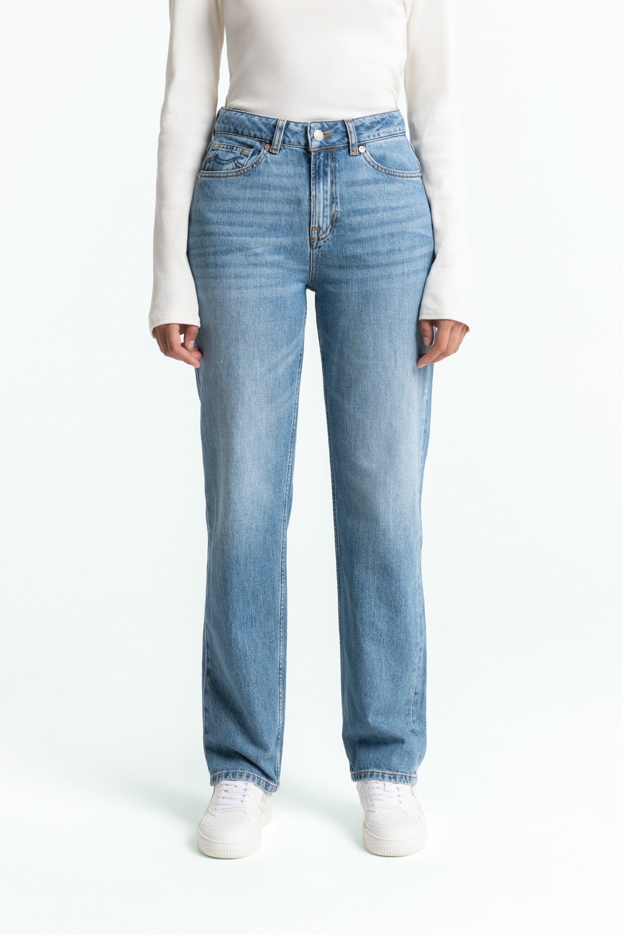 Kings of Indigo  Jeans Inoe Atria Mid Washed Blauw