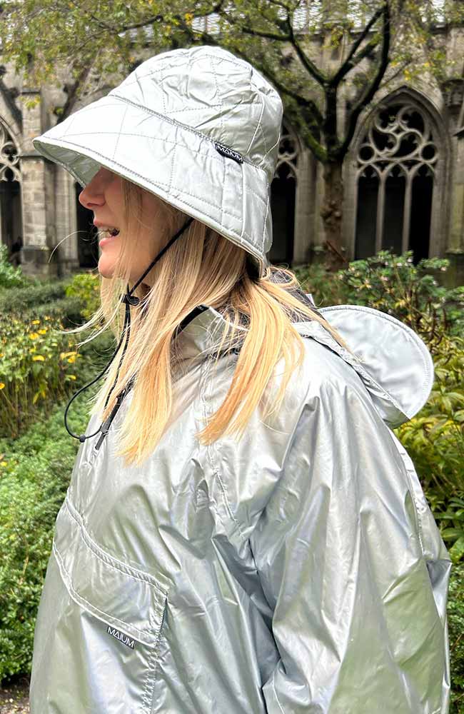 Padded bucket regenhoedje zilver