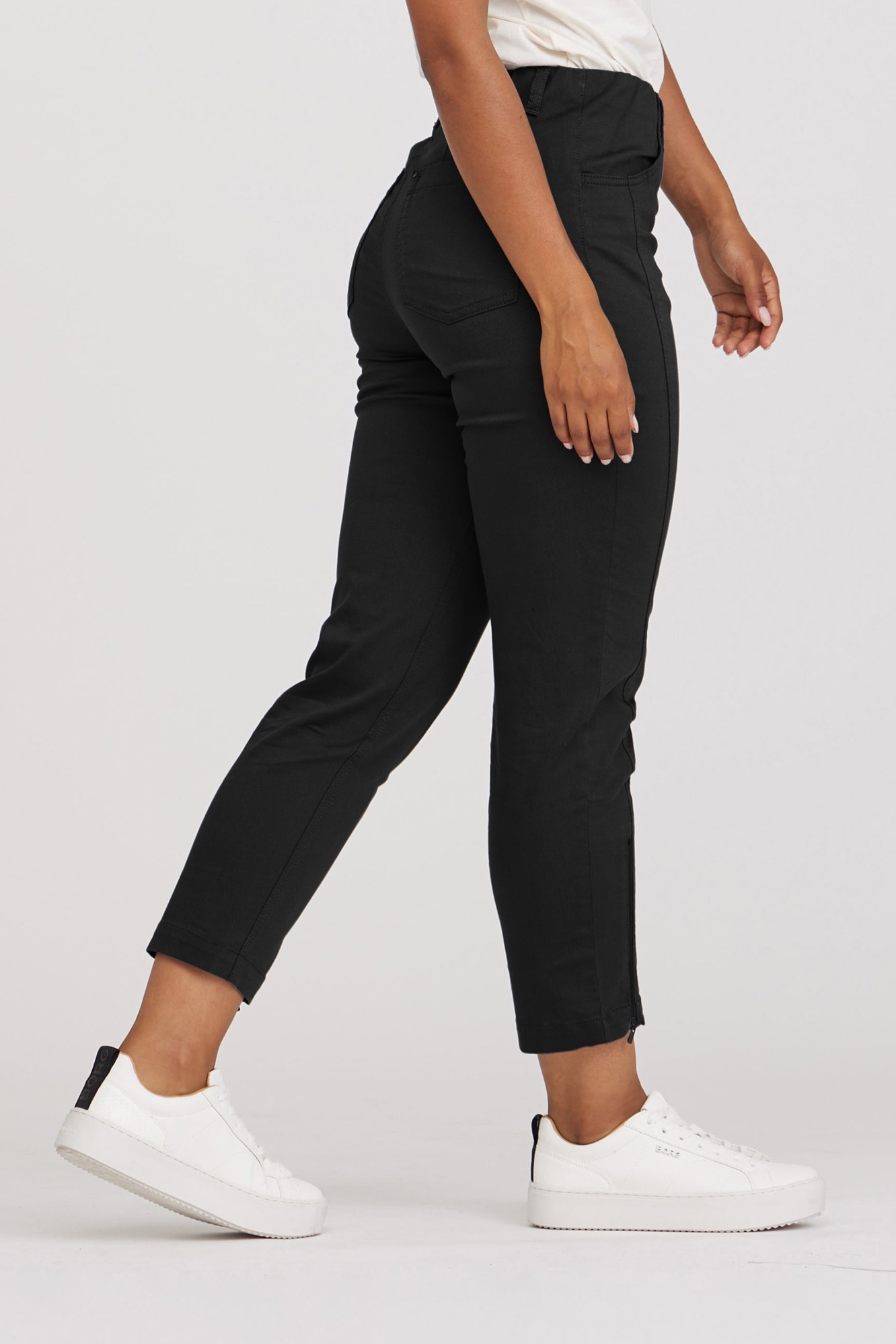LAURIE  Broek Piper Regular Crop Zwart