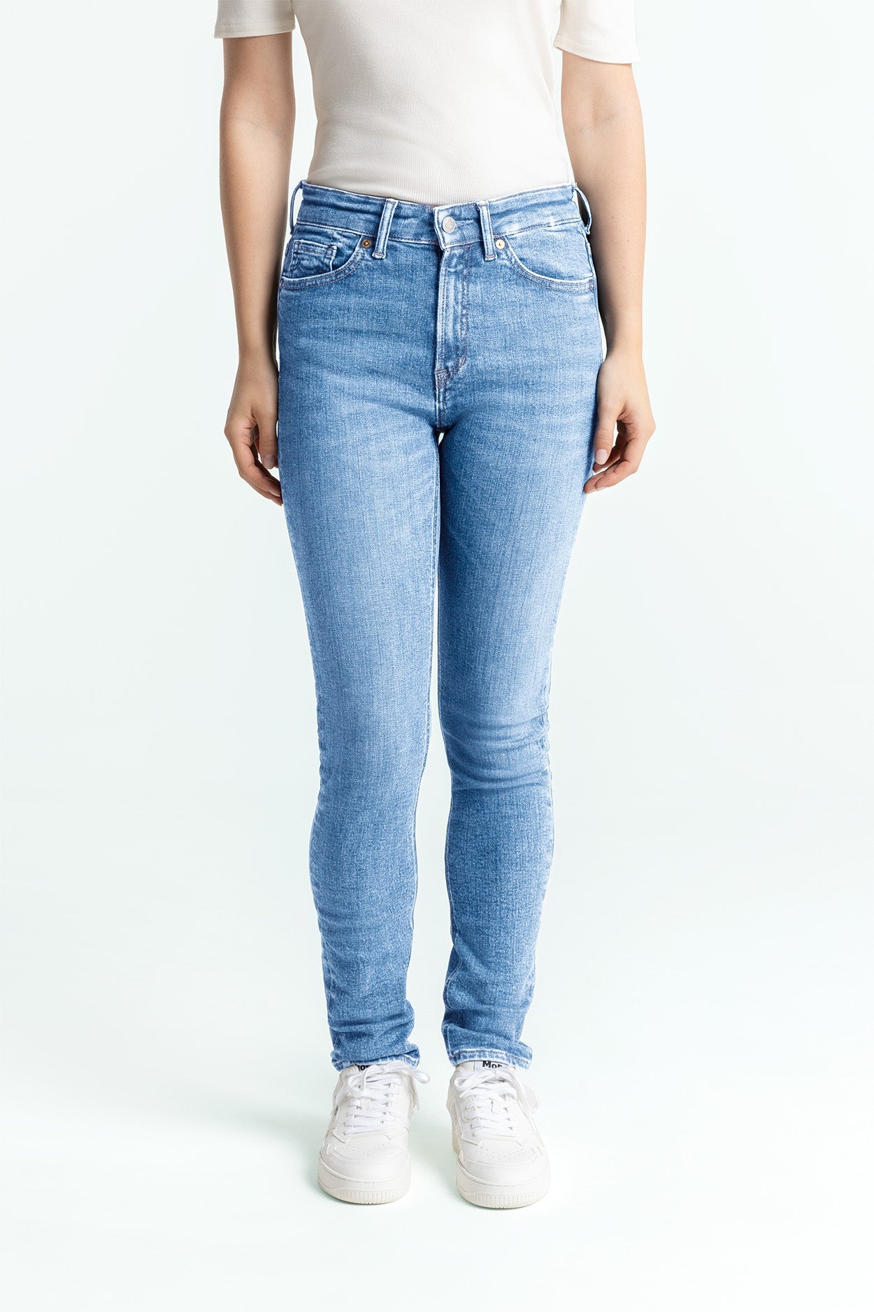 Kings of Indigo  Jeans Juno Medium Journey Washed Licht