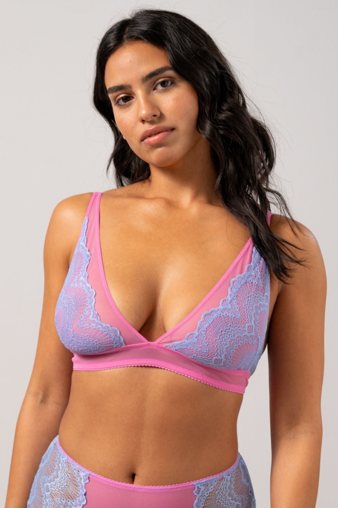 Understatement  Diepuitgesneden Bralette Lichtblauw Snoeproze
