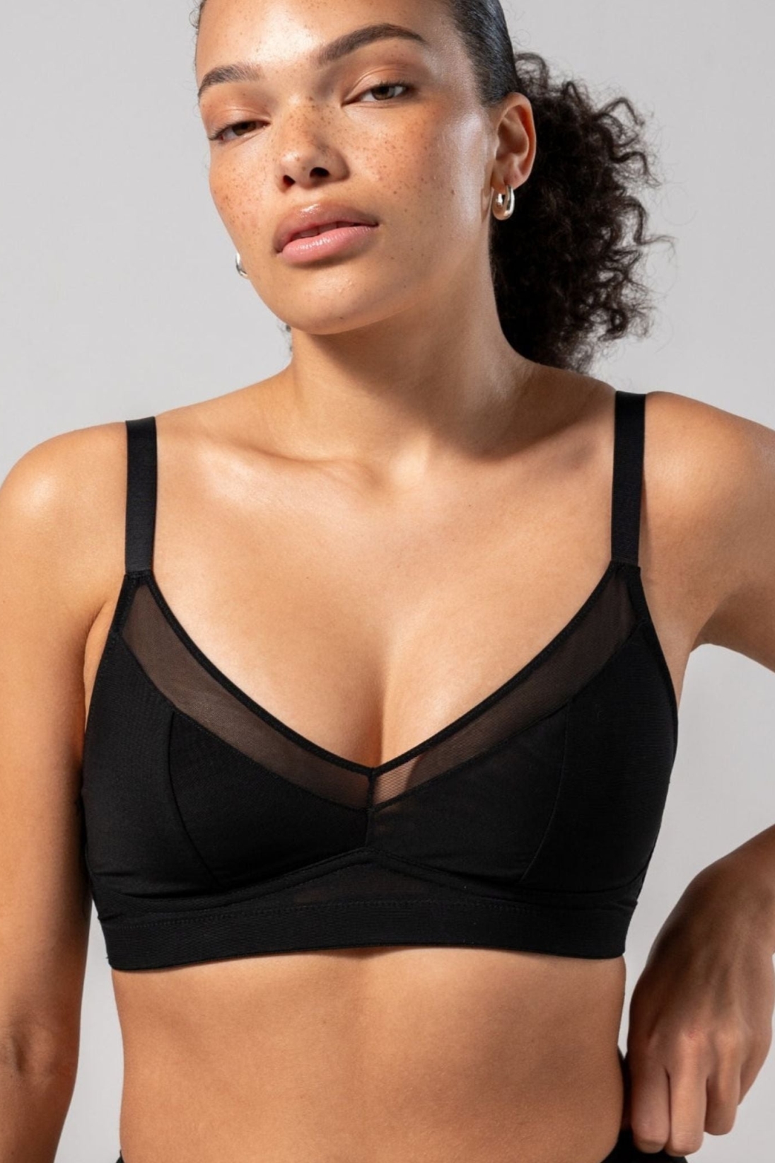 Understatement  Mesh Support+ Bralette Zwart
