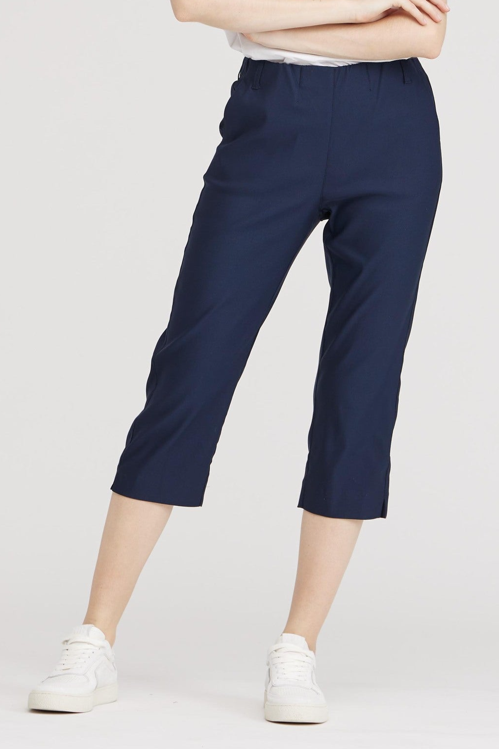 LAURIE  Broek Taylor Regular Capri Ml Marineblauw