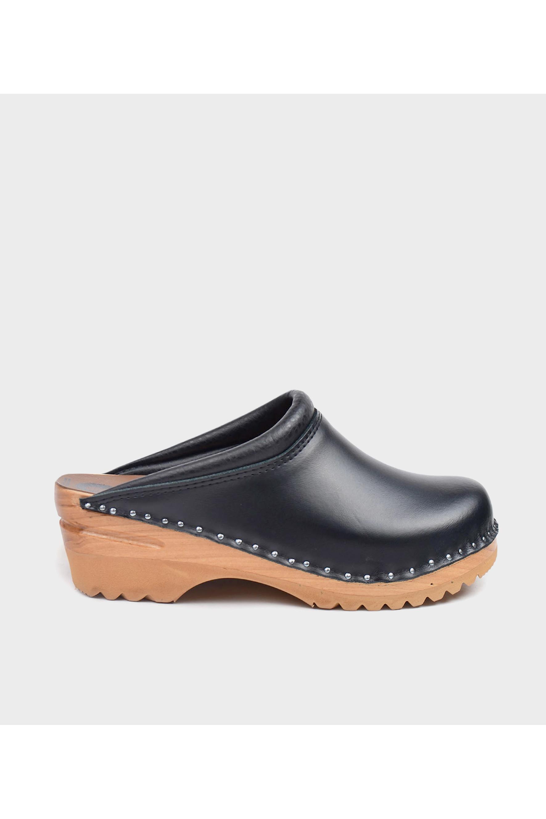 Good Guys Don't Wear Leather  Clogs Rembrandt Zwart