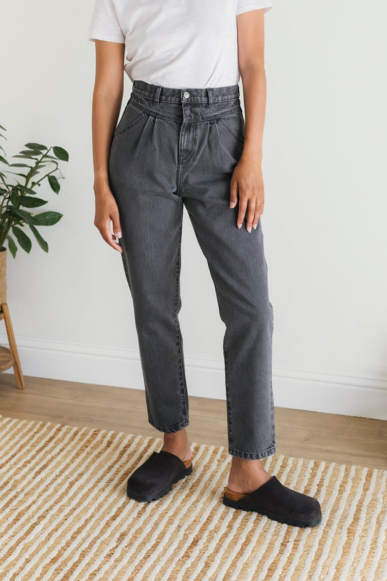 TWOTHIRDS  Kiritibati Jeans In Donkergrijs