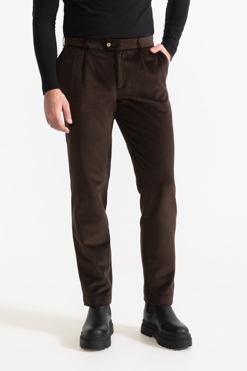 De IONESCU mannen vegan Broek Dacian Corduroy Donkerbruin