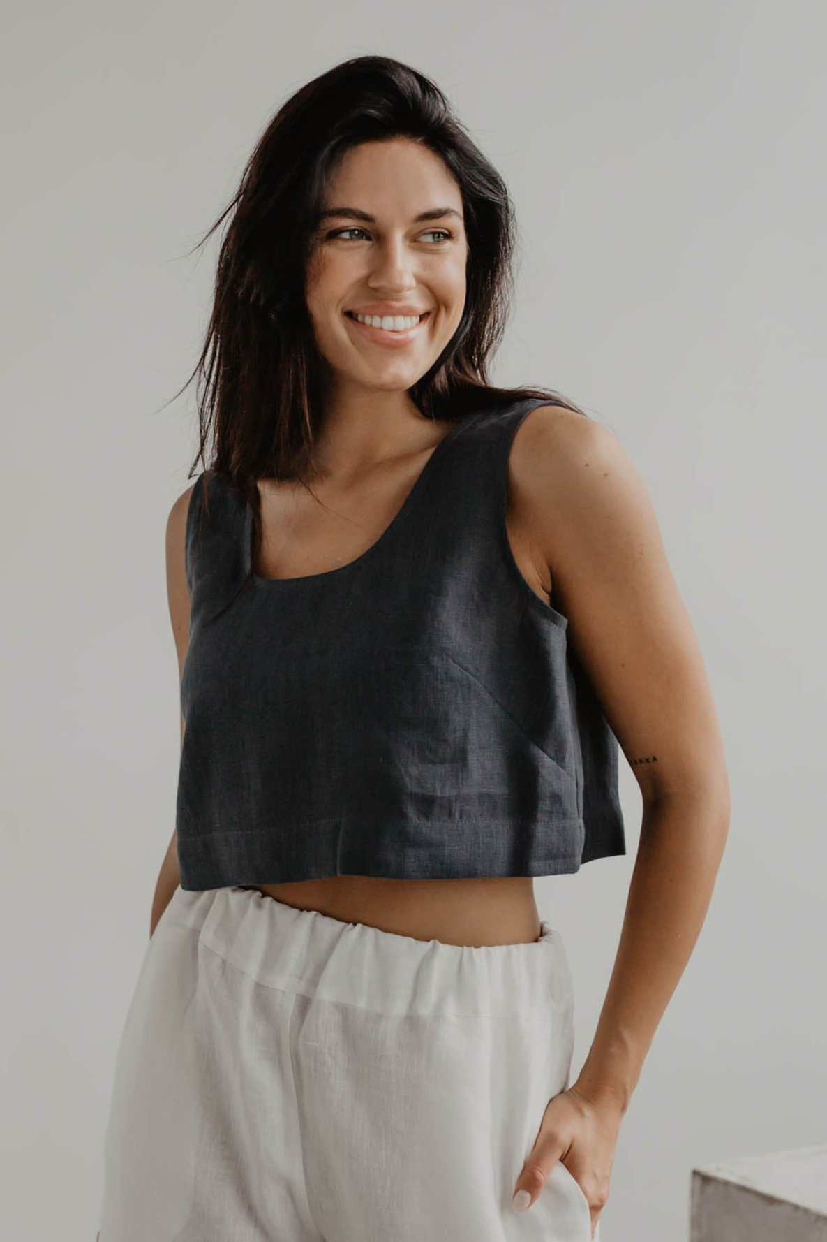 AmourLinen  Crop Top Pippa Houtskool