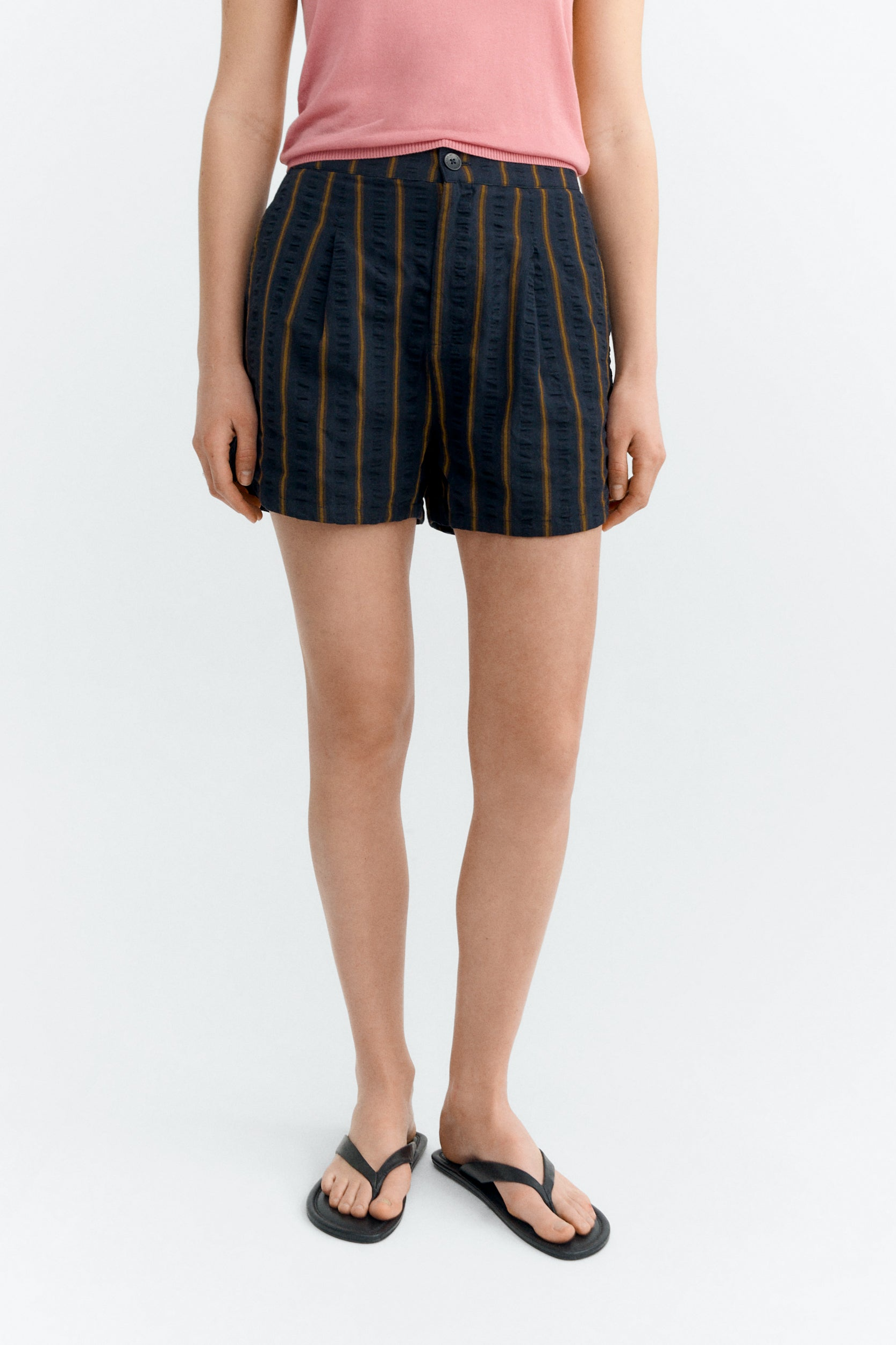Thinking MU  Shorts Van Seersucker Met Strepen In Marineblauw