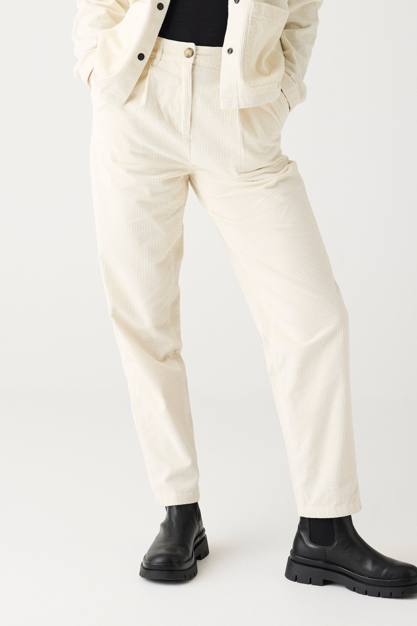KnowledgeCotton Apparel  Broek Chloe Corduroy Egret Wit