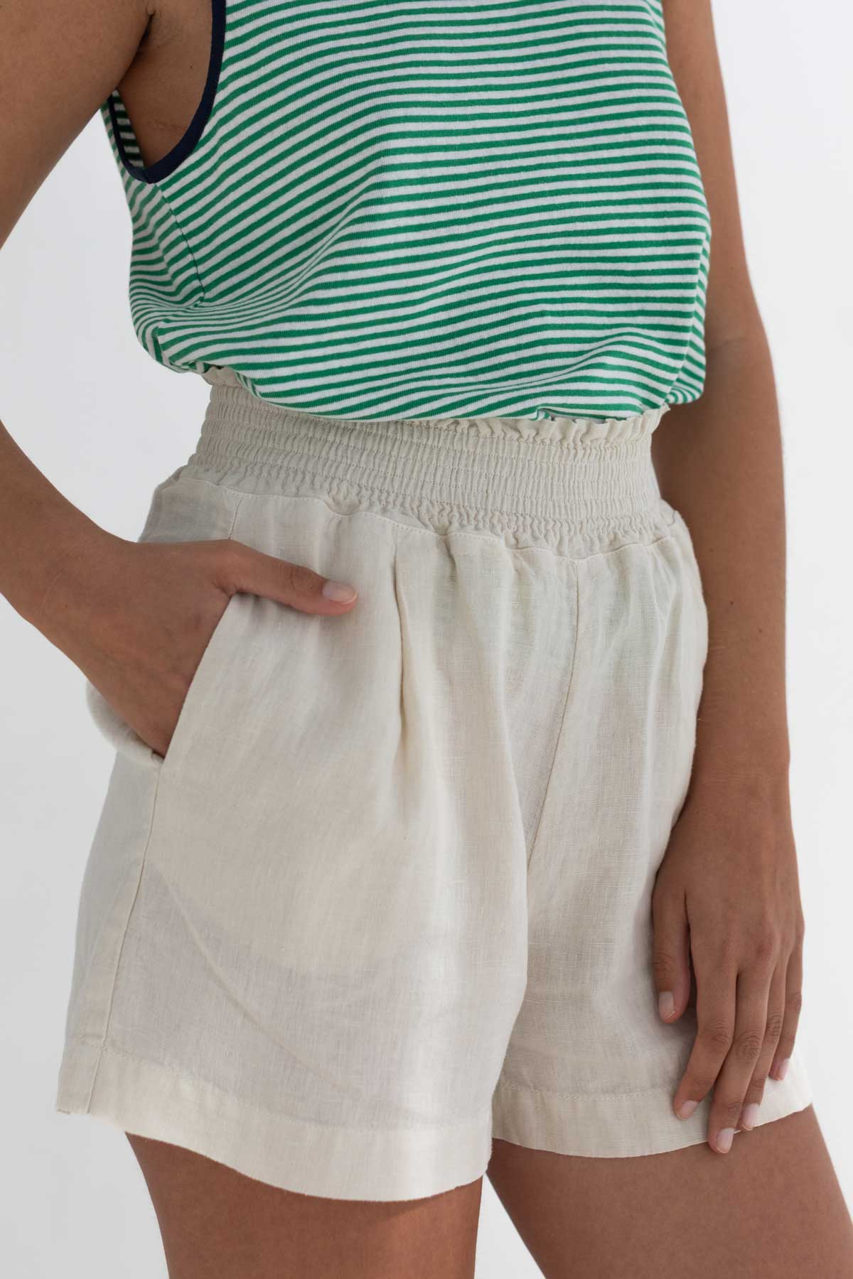 TWOTHIRDS  Shorts Walfisch Zandsteen