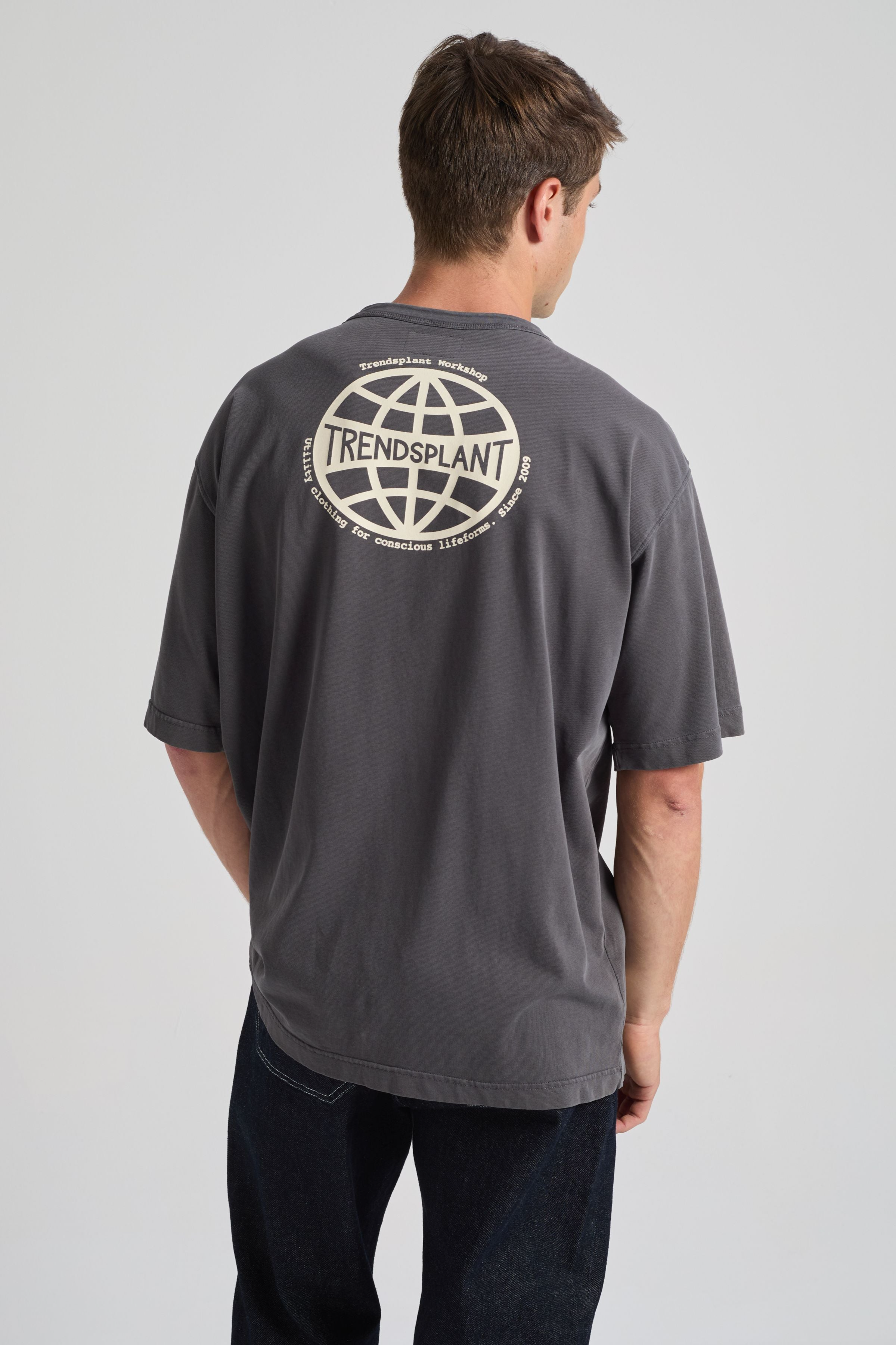 Trendsplant mannen vegan T-Shirt Supply Oversized Forged Iron Grijs