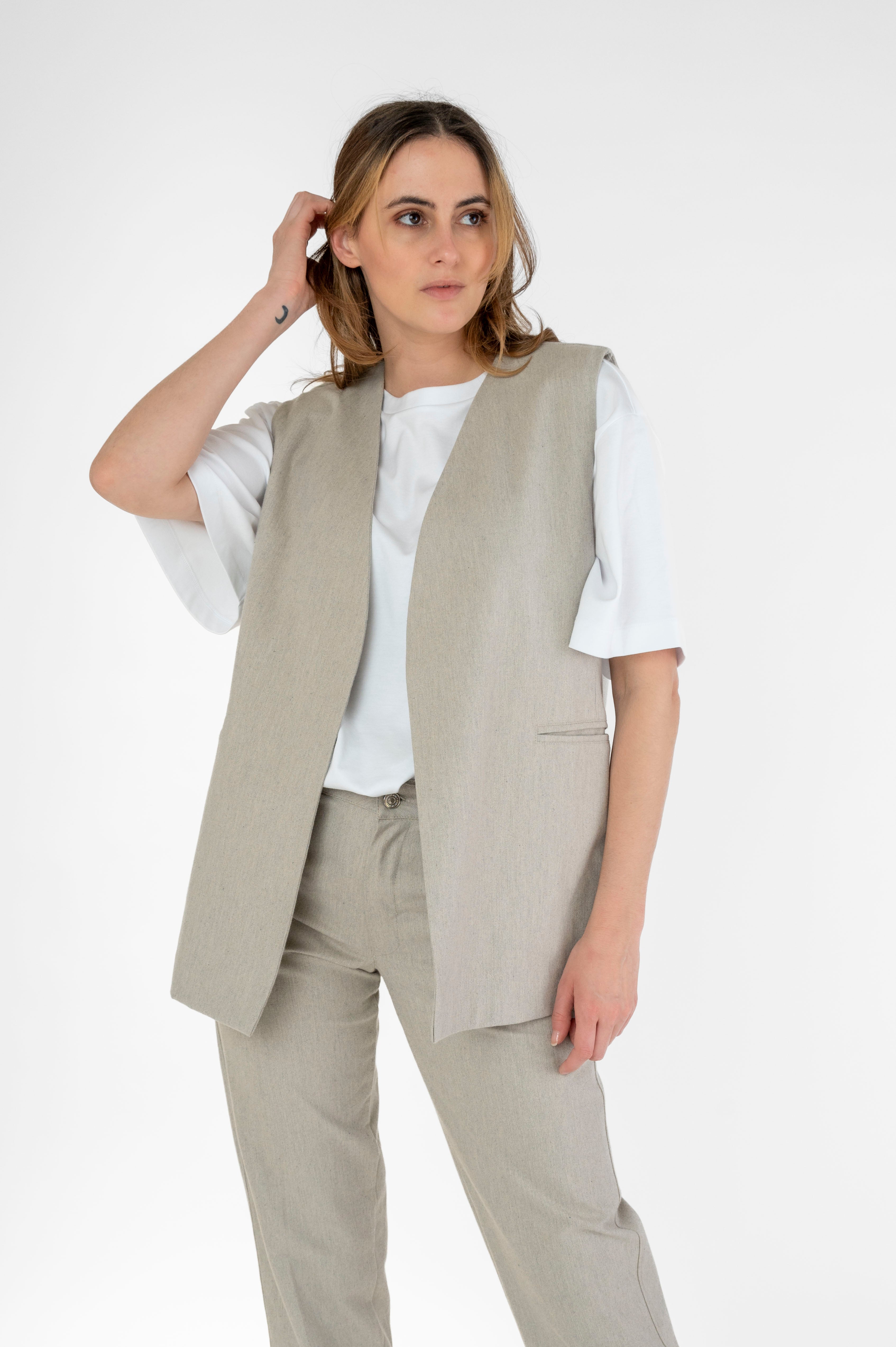 STORY OF MINE  Lang Vest Beige