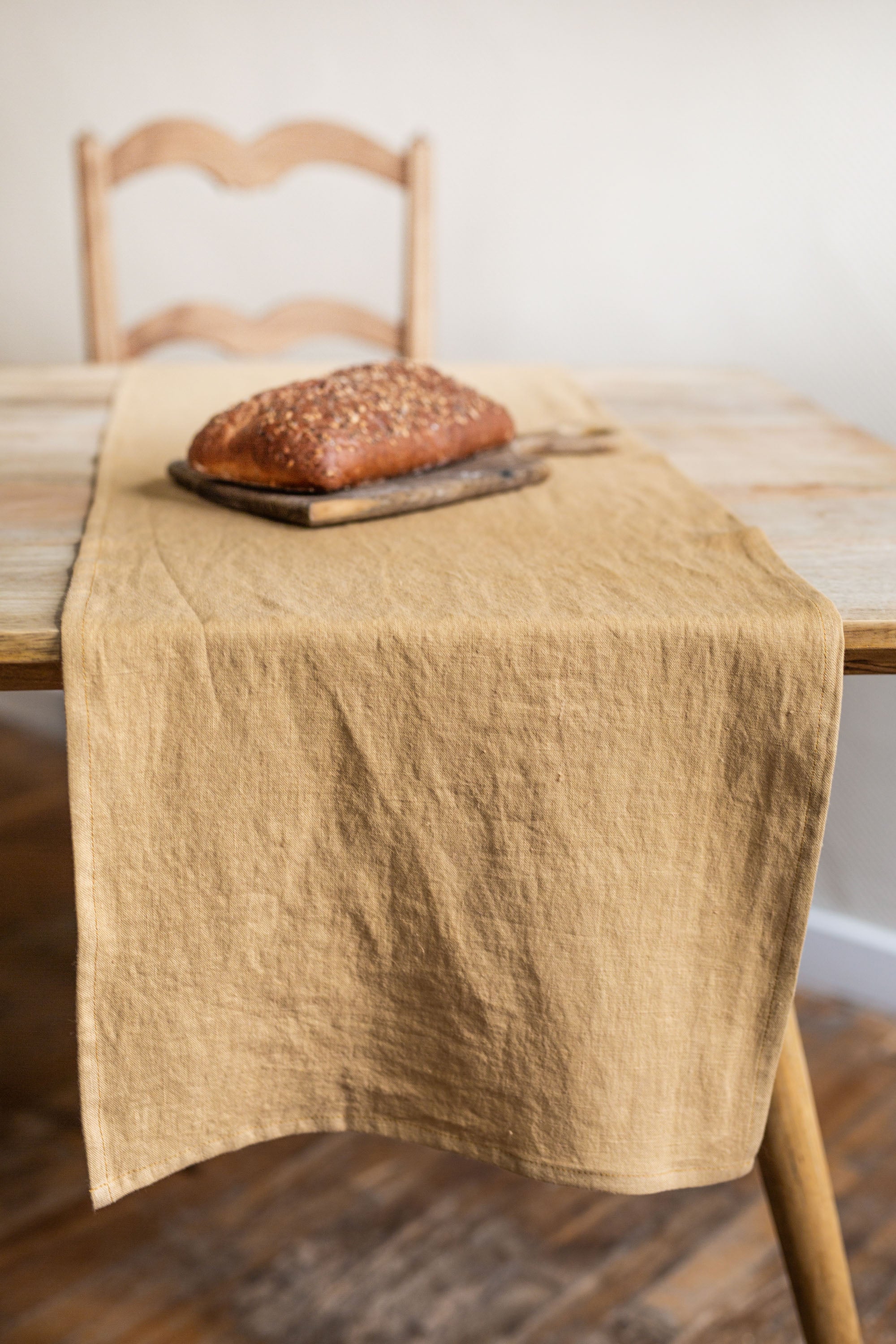 AmourLinen  Linnen Tafelloper In Mosterdgeel