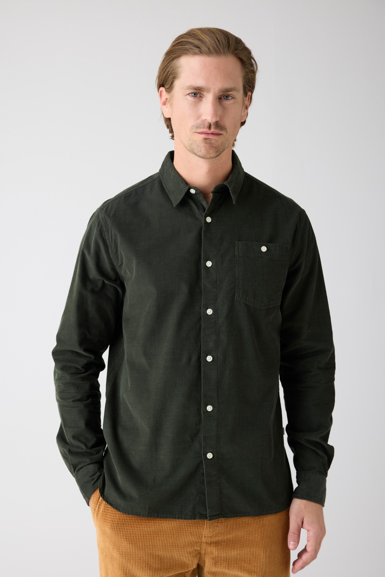 KnowledgeCotton Apparel mannen vegan Shirt Regular Corduroy Forrest Nachtgroen