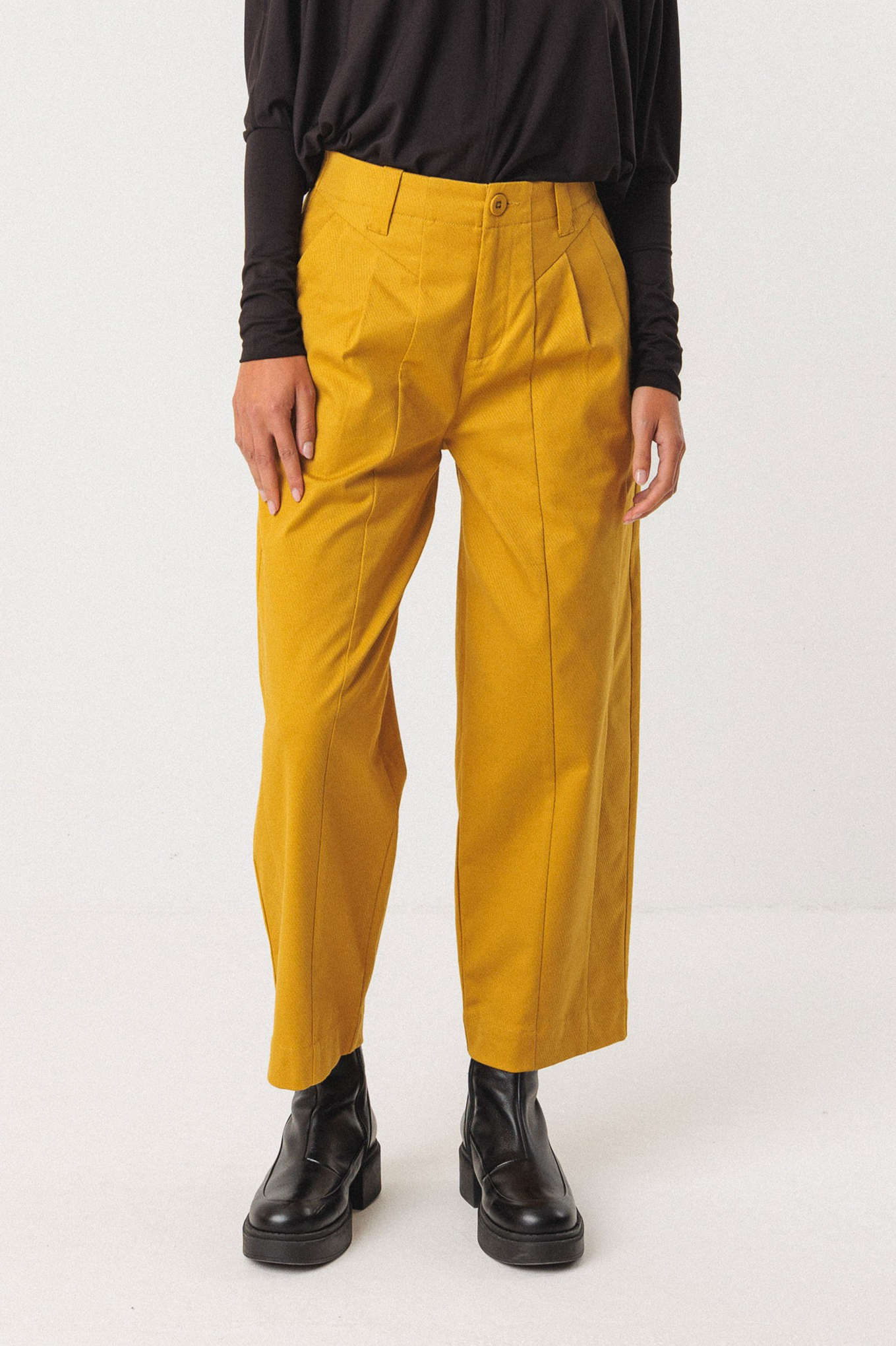 SKFK  Broek Niobe Geel