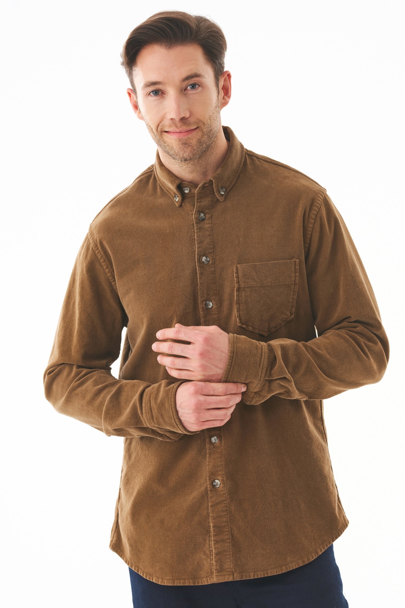 ORGANICATION mannen vegan Corduroy Overhemd Camel