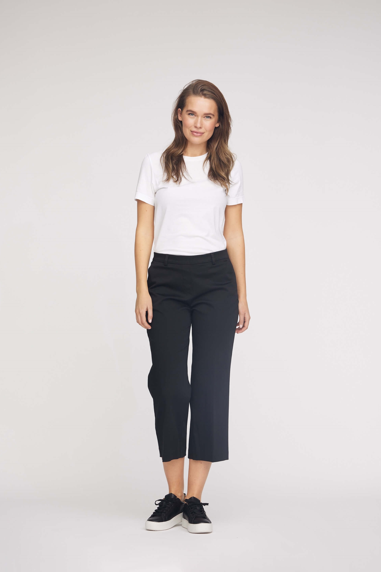 LAURIE  Broek Phoebe Losse Crop Zwart