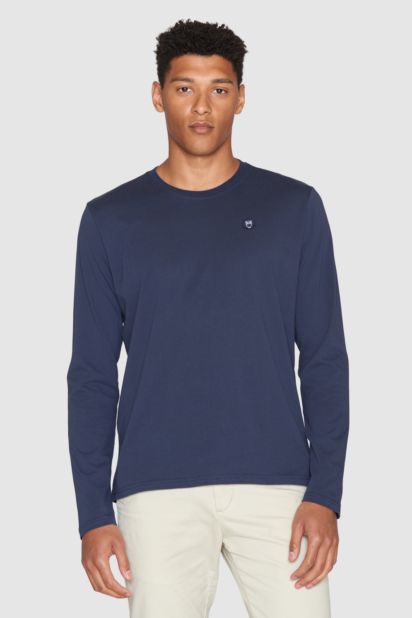 KnowledgeCotton Apparel mannen vegan Shirt Long Sleeve Badge Total Eclipse