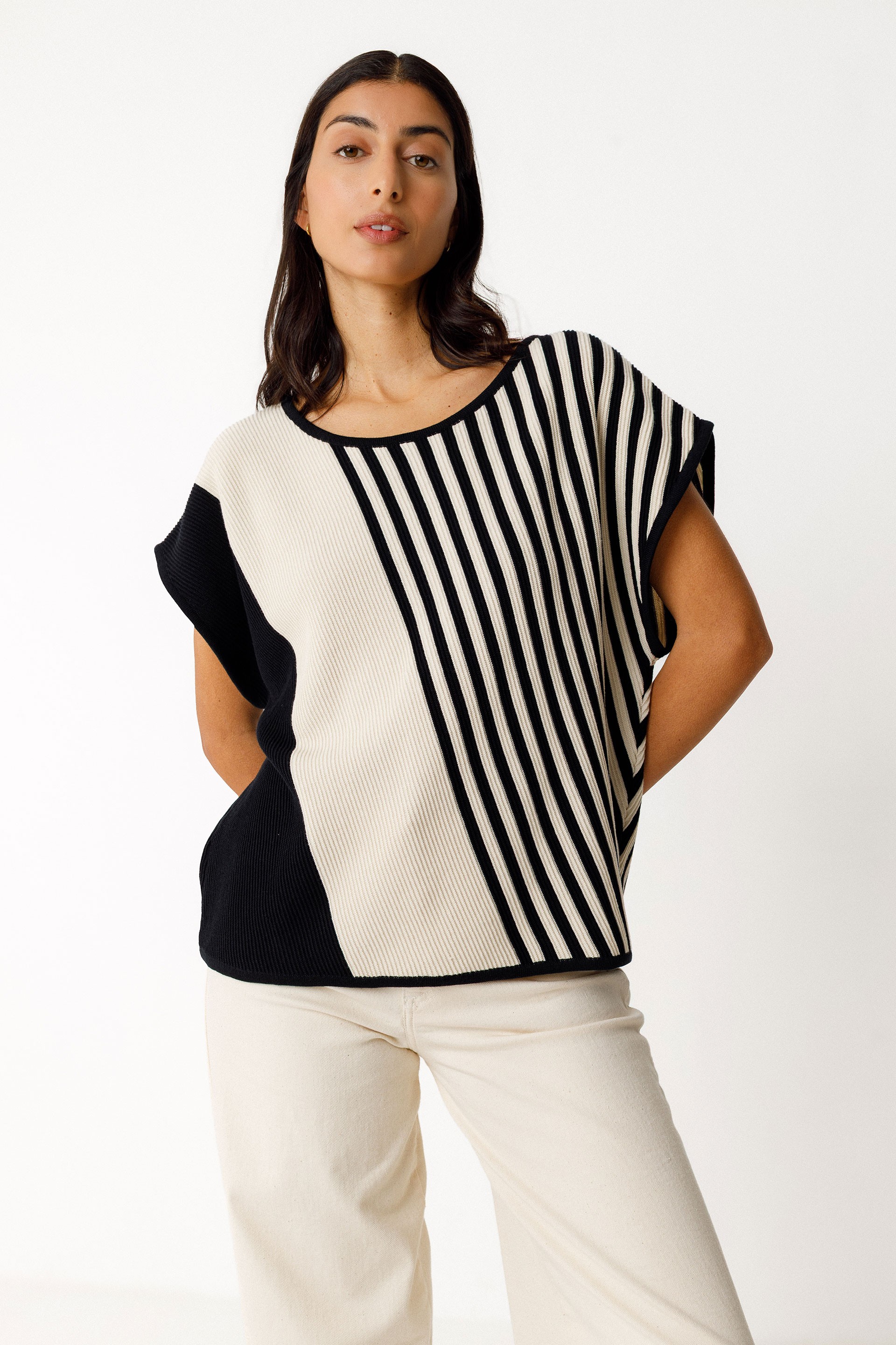 SKFK  T-Shirt Ainhoa Zwart/Beige