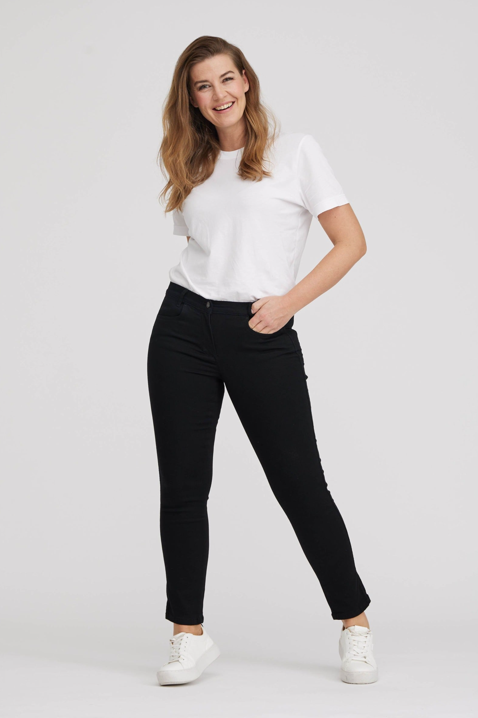 LAURIE  Broek Serene 5-Pocket Normaal Korte Lengte Zwart