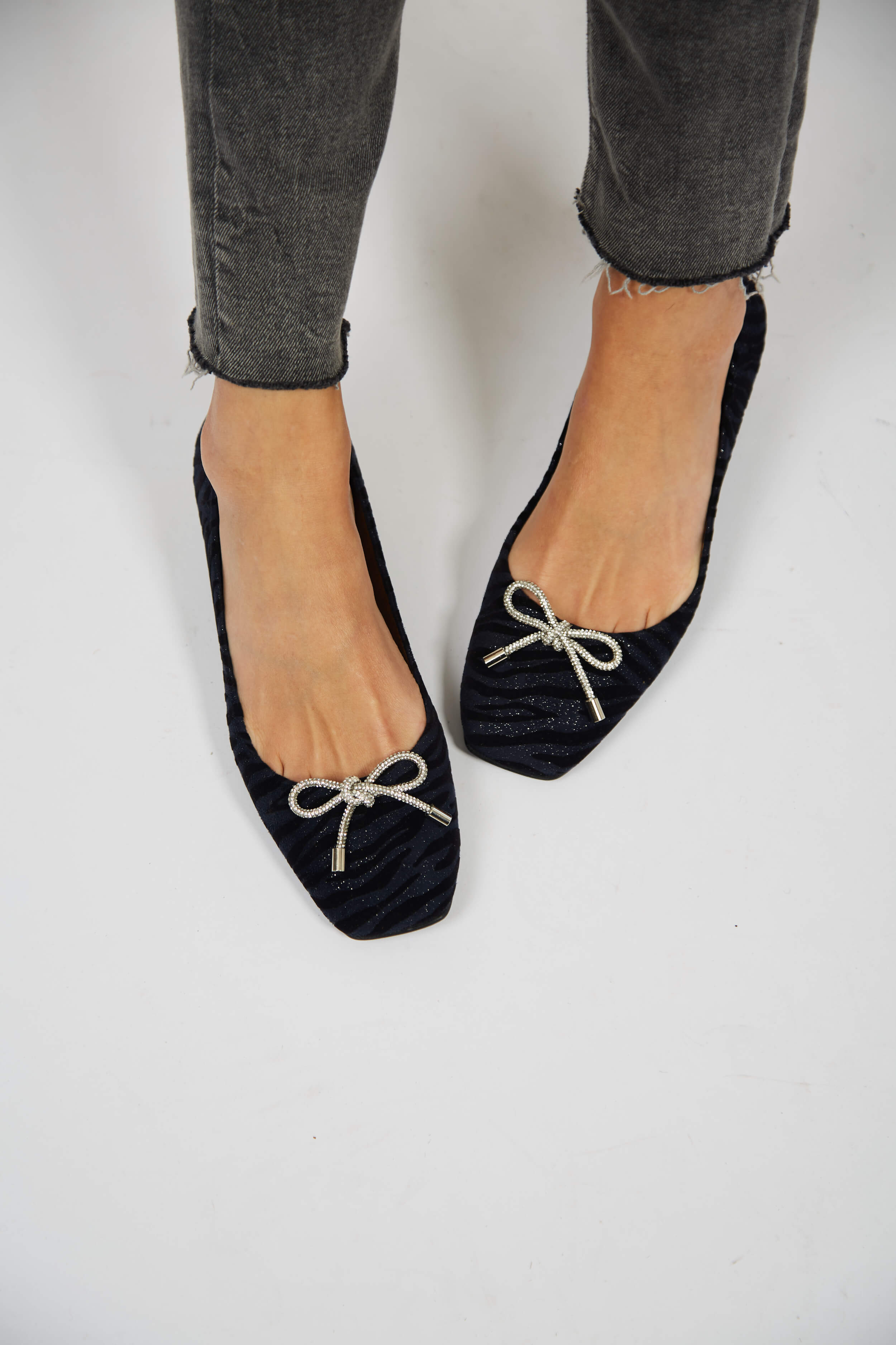 Momoc  Ballerina's Zebra Navy Met Schattige Strik