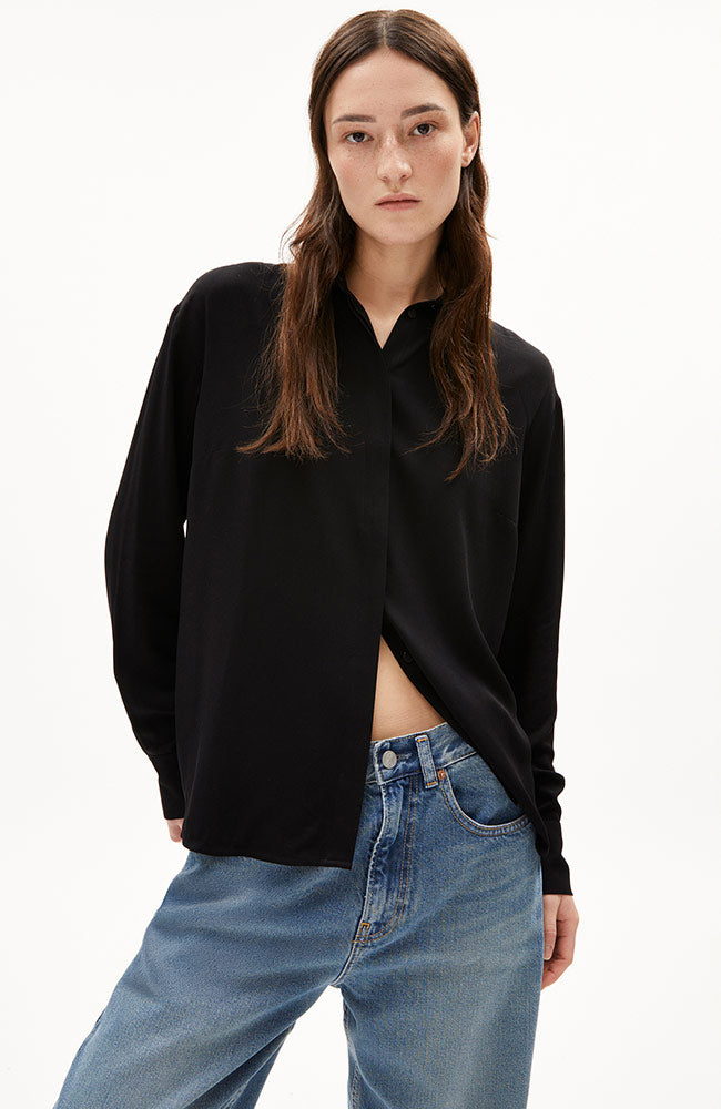 Larisaana longsleeve blouse black