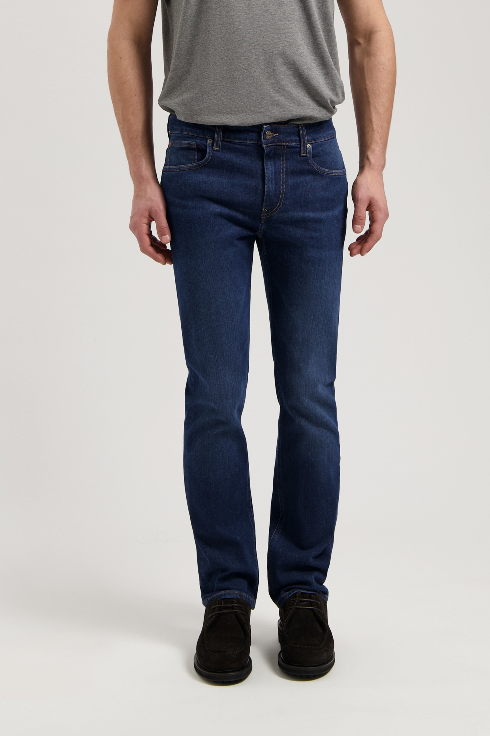 MUD Jeans Bryce Mid Straight Jeans