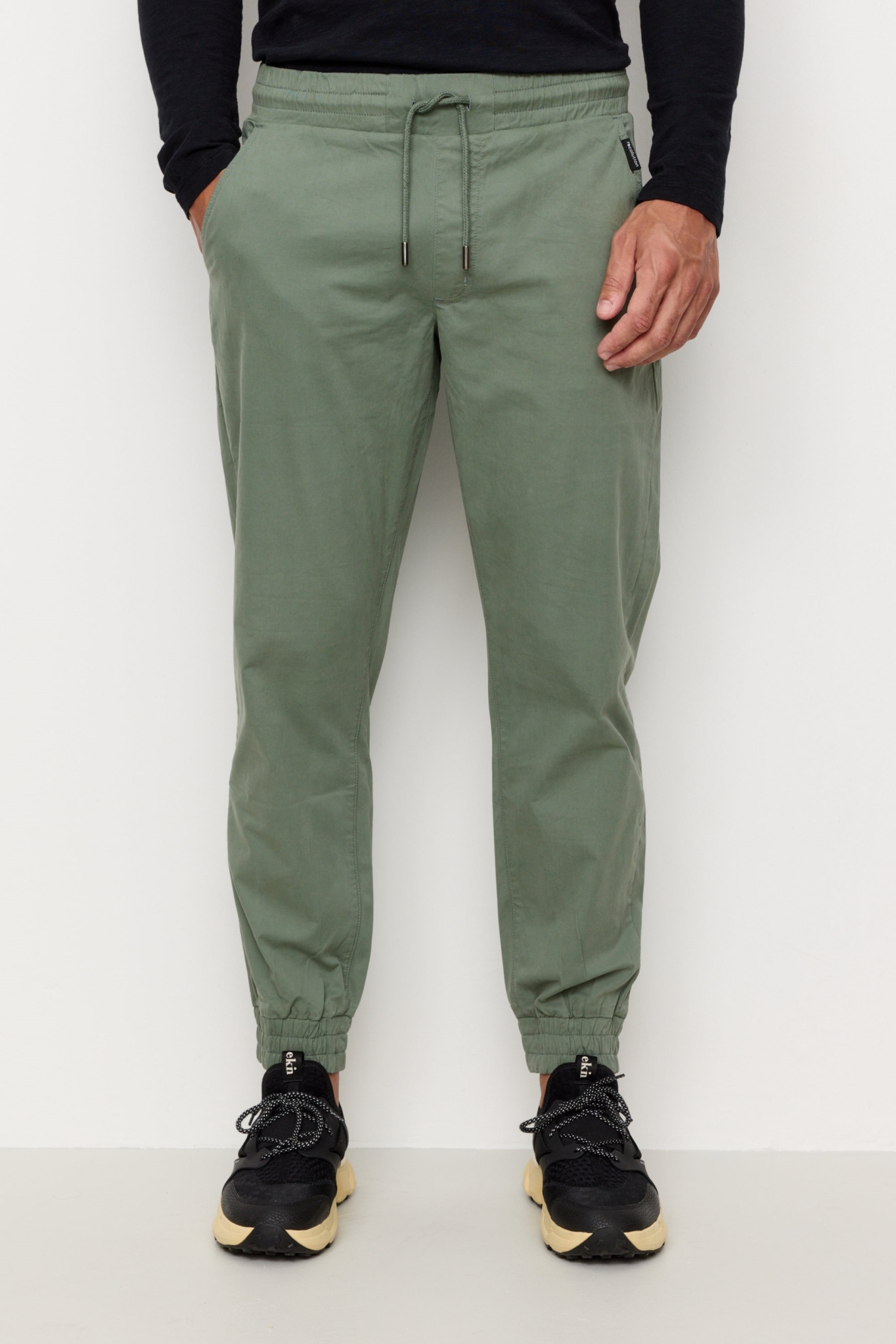 Recolution mannen vegan Joggingbroek Chino Musa Khaki