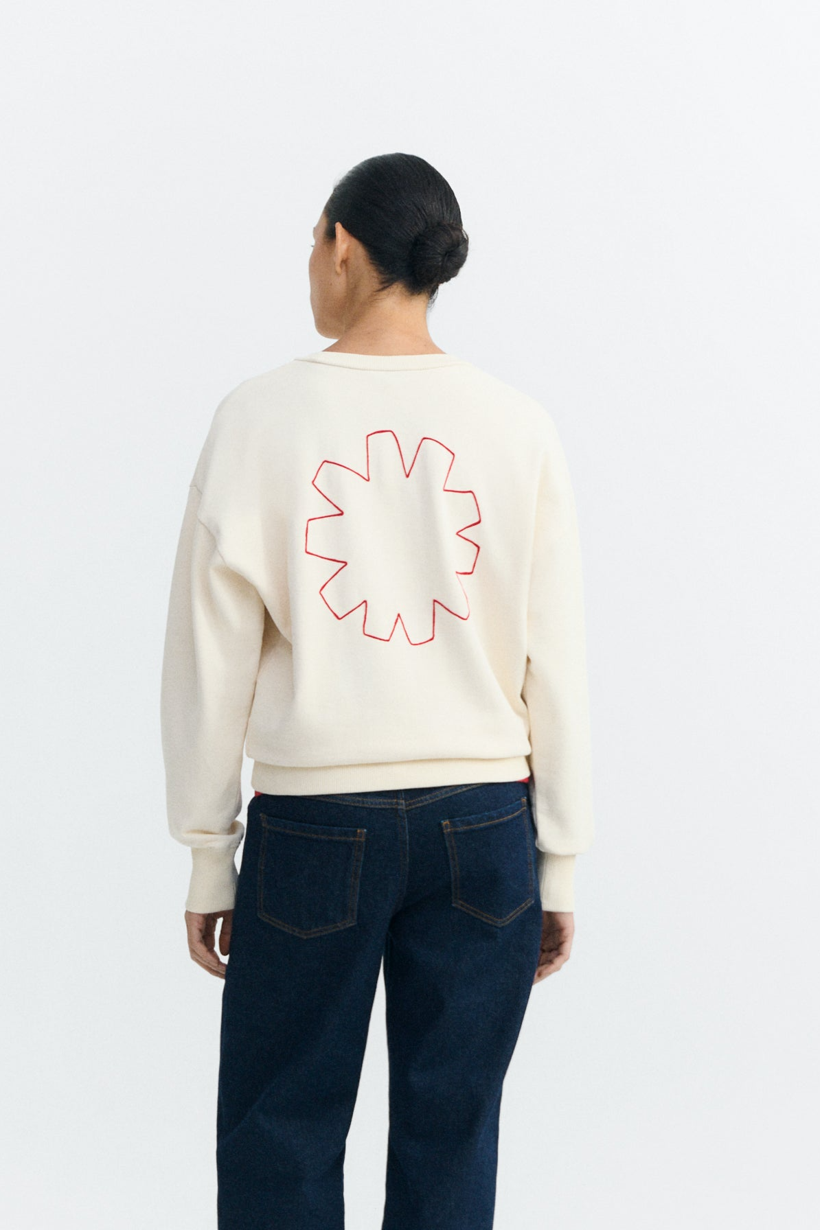 Thinking MU  Sweatshirt Jodie, Handgeborduurd, CrÃ¨mekleurig.