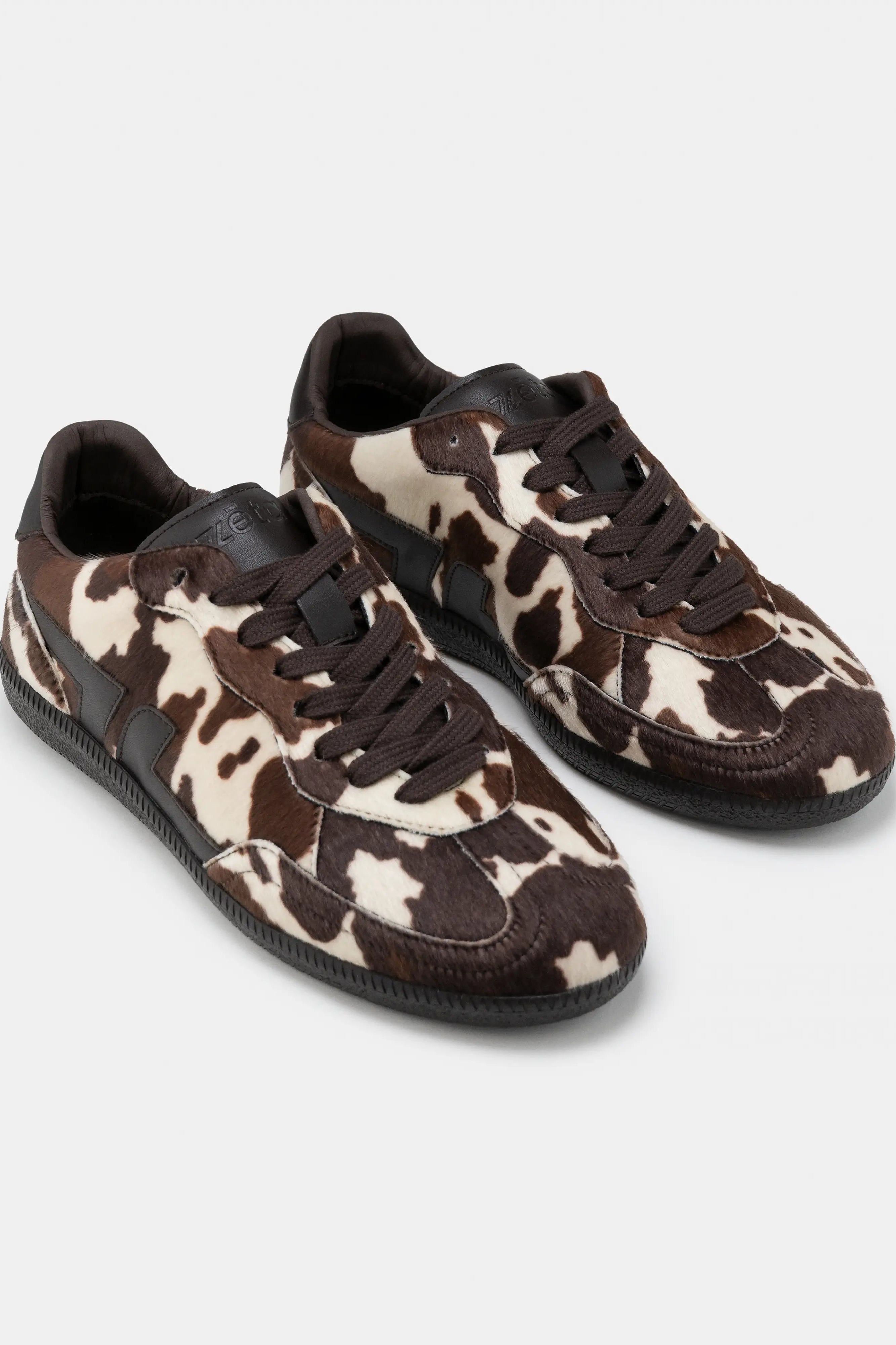 ZÃ¨ta  Sneakers Met Delta Cow-Print In Bruin/Wit