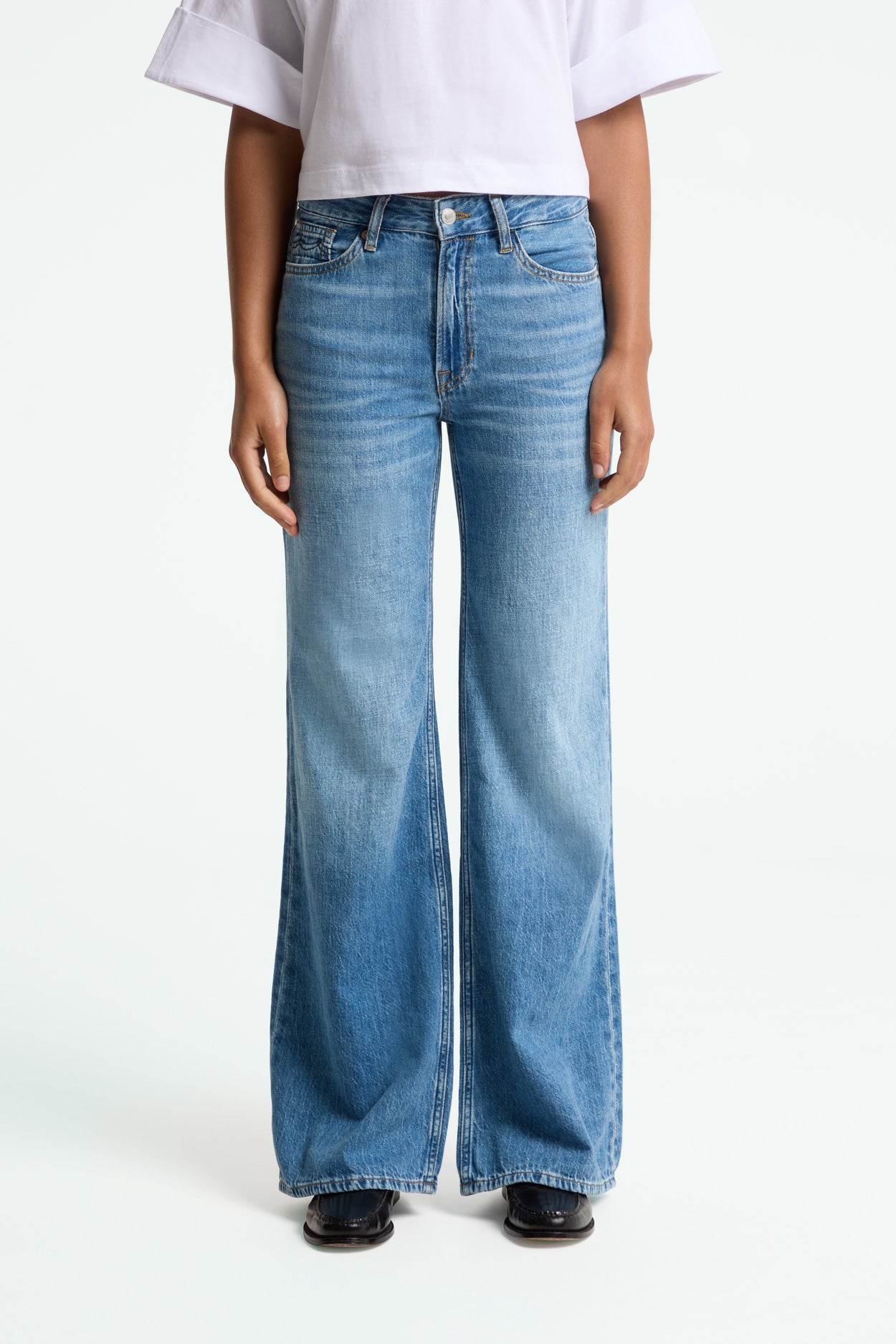 Kings of Indigo  Jeans Jane Hopcete Electric Mid Blue