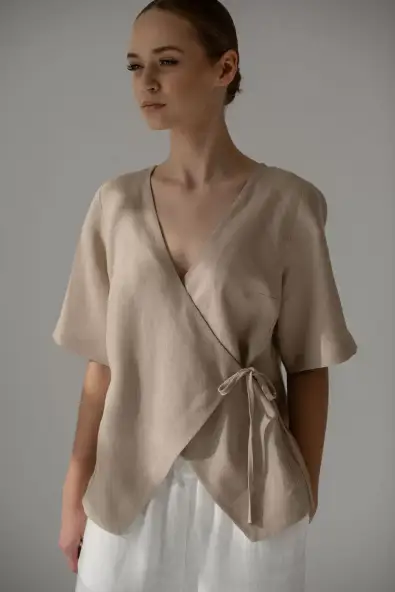 Amber Linen  Wrap Top Aria Licht Zand