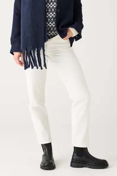 KnowledgeCotton Apparel  Broek Stella Slim Twill Egret Wit