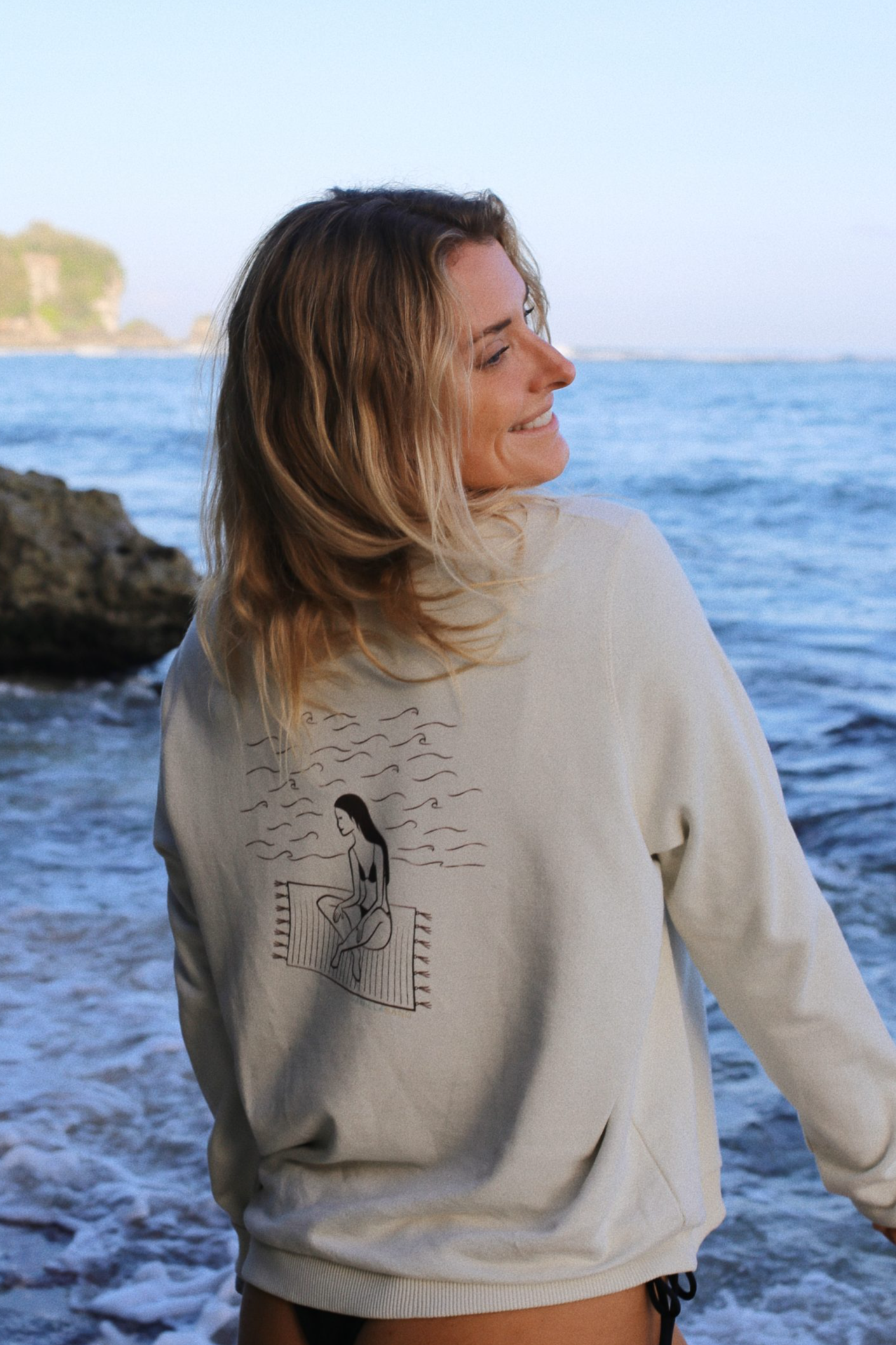 Vanilla Sand  Sweatshirt Feel Good Geborduurd Oceaan Ecru
