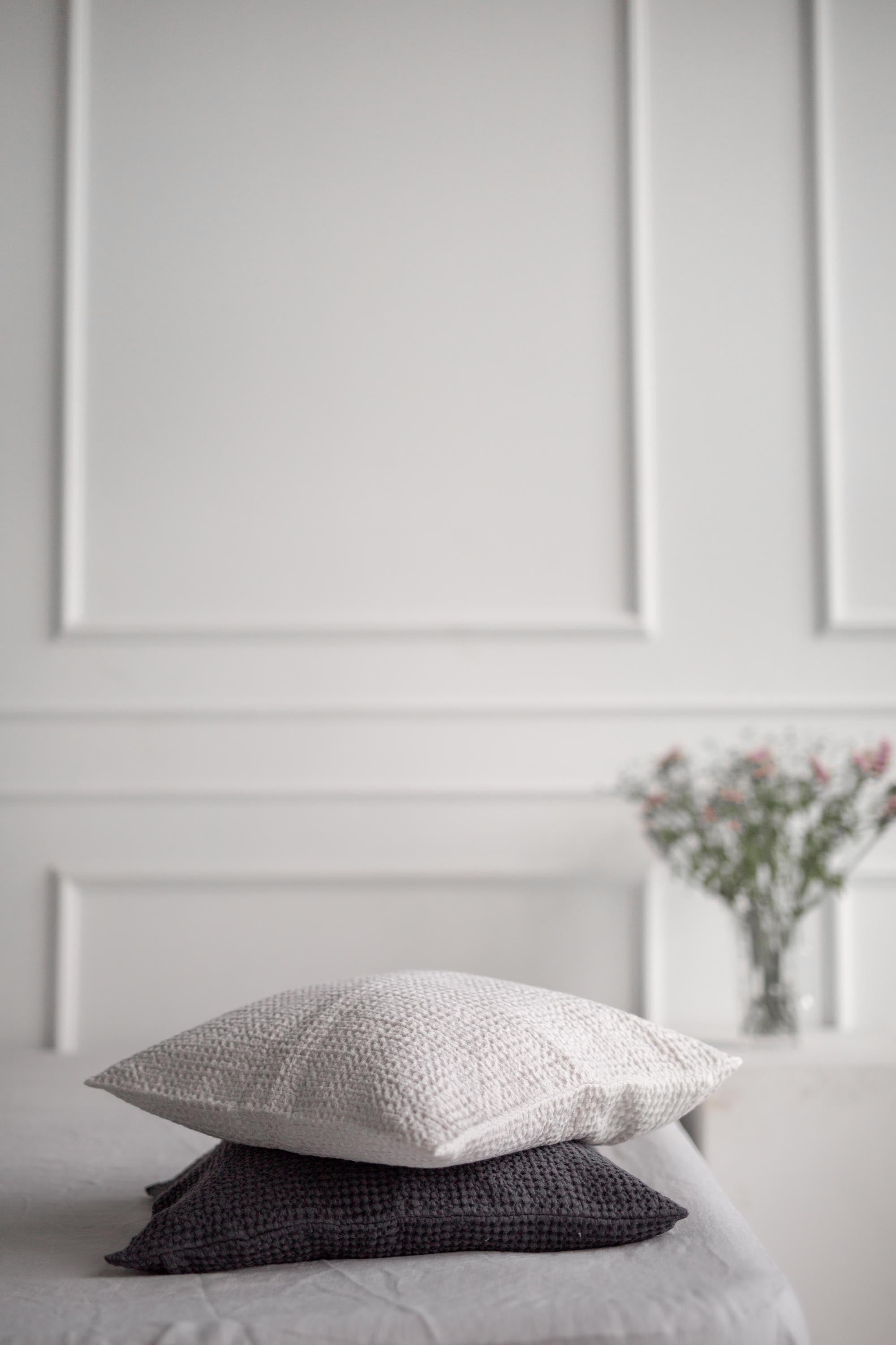 AmourLinen  Linnen Wafelkussensloop Houtskoolgrijs