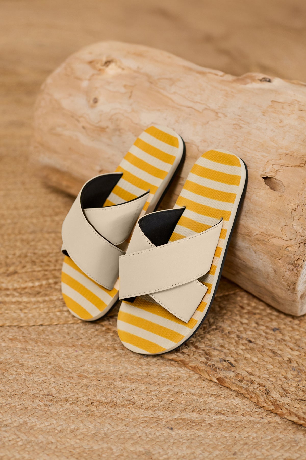 TWOTHIRDS  Sandalen Indosole Cross Zeezout & Geel