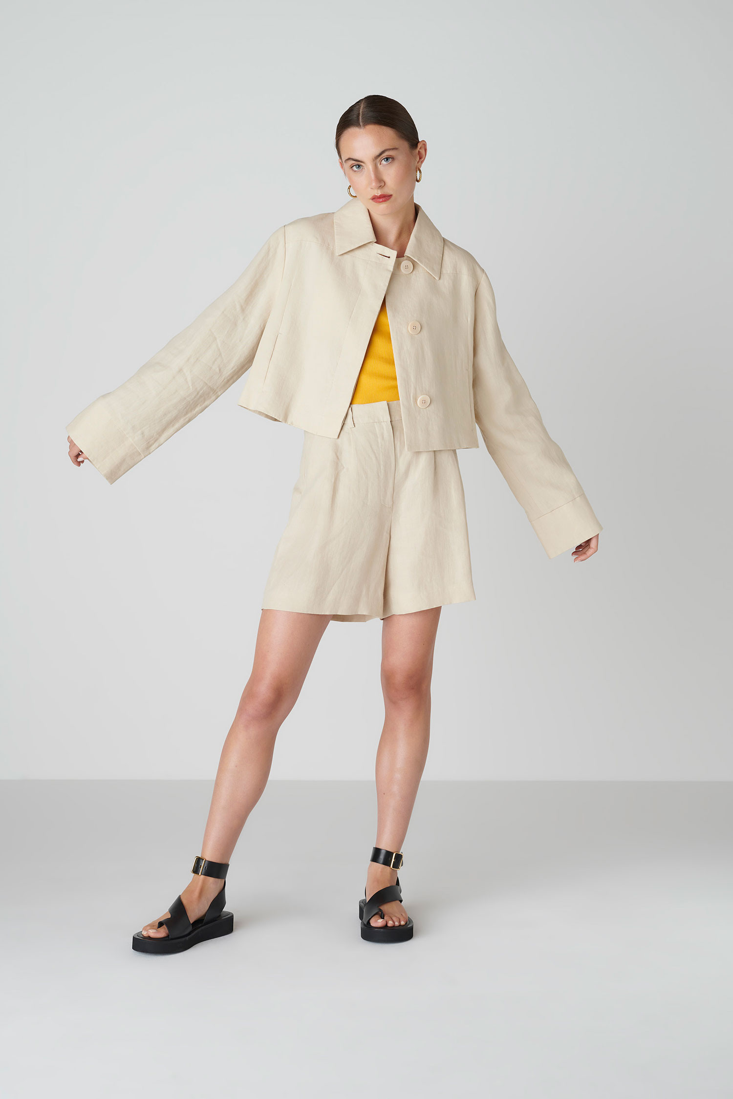 Floria Collective  Jas Juni Beige