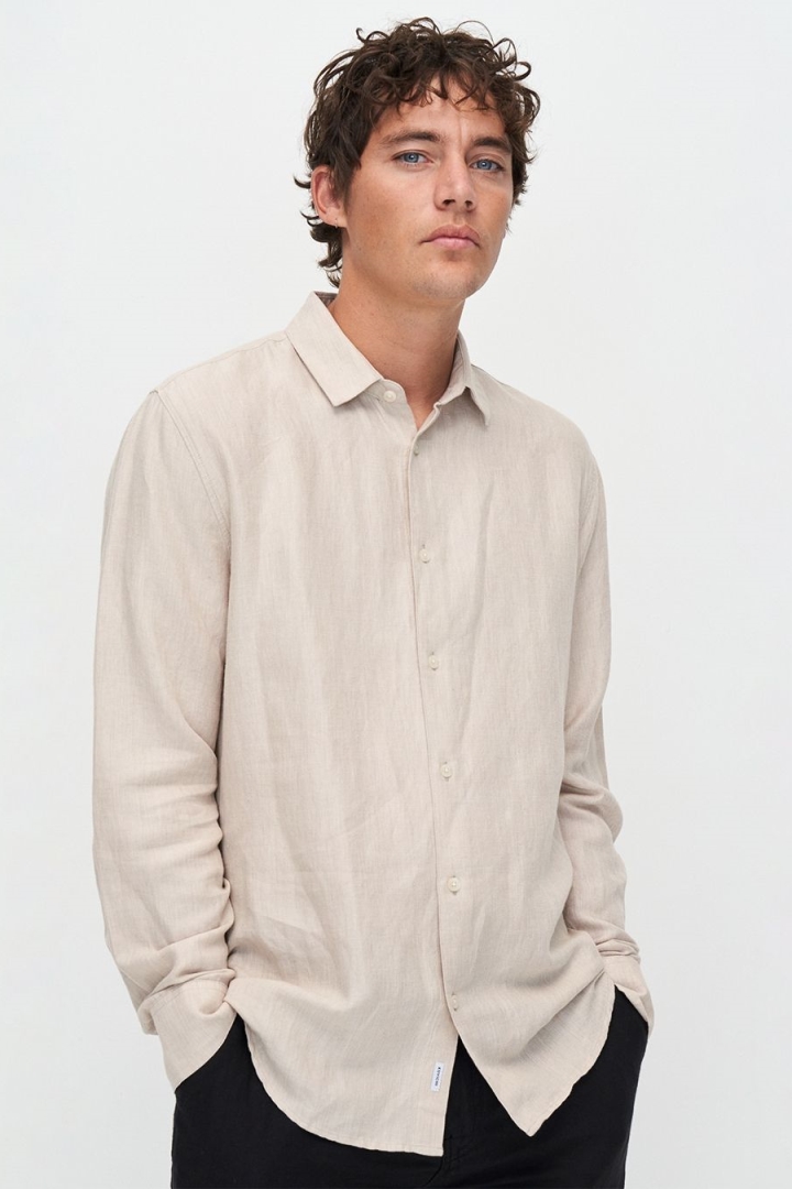 Kuyichi mannen vegan Shirt Nico Zand Melange Beige
