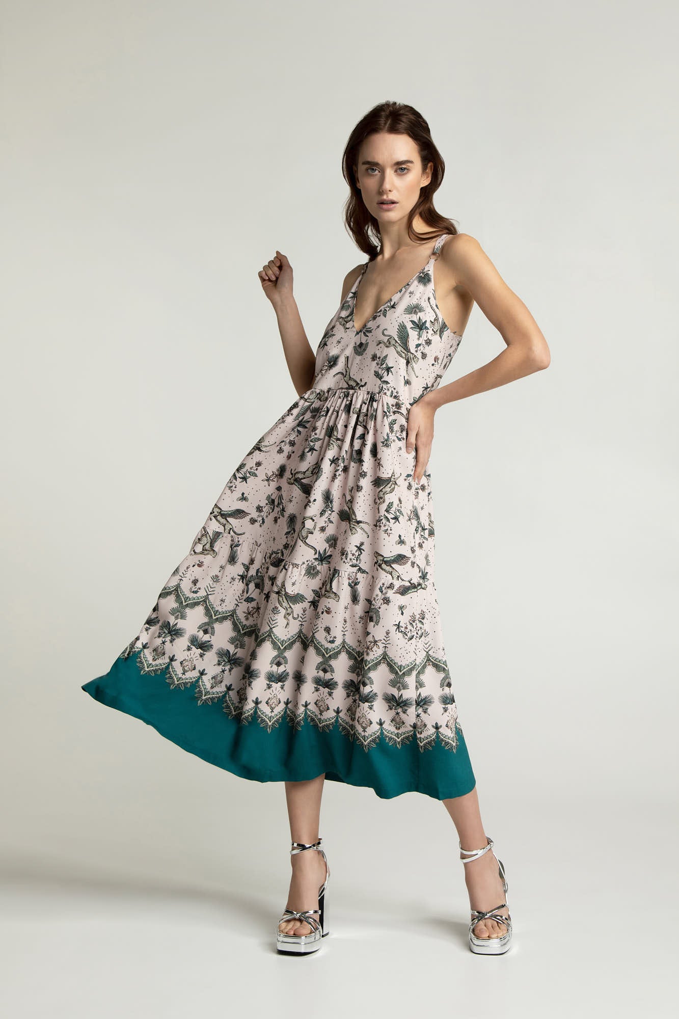 Lovjoi Soraida Midi Jurk - Lichtroze