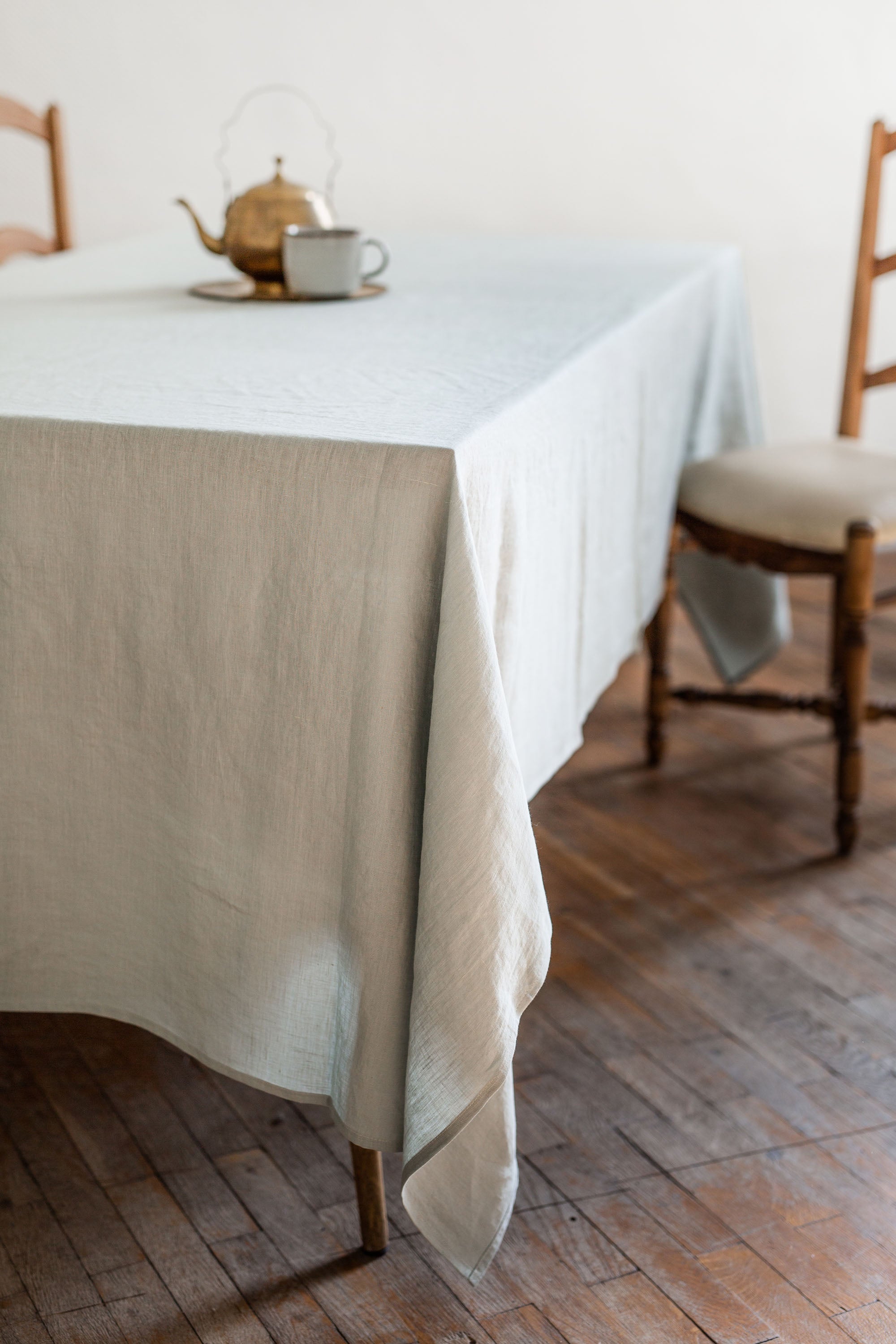 AmourLinen  Linnen Tafelkleed Saliegroen