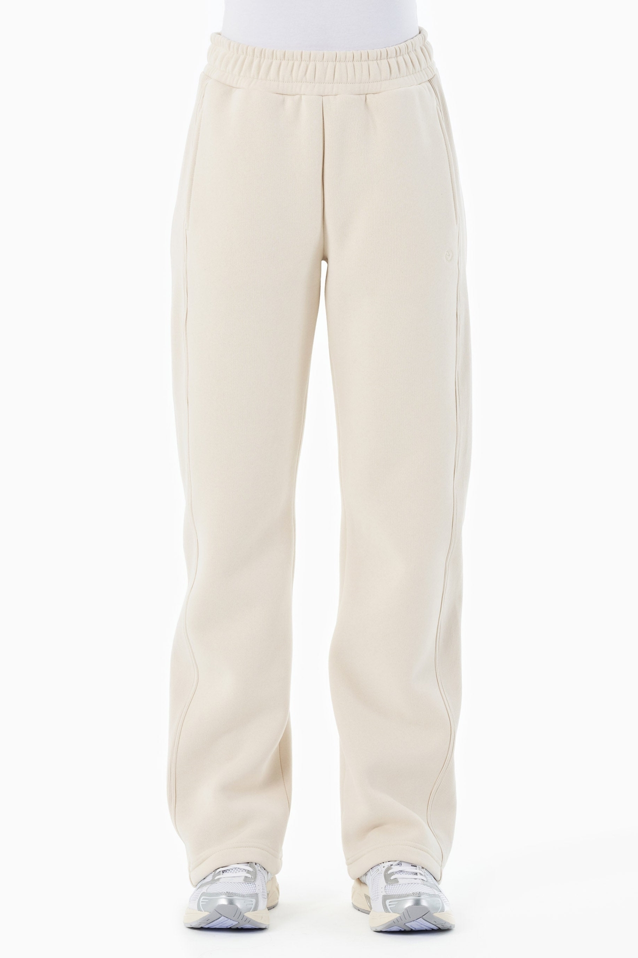 ORGANICATION  Joggingbroek Polly Off White