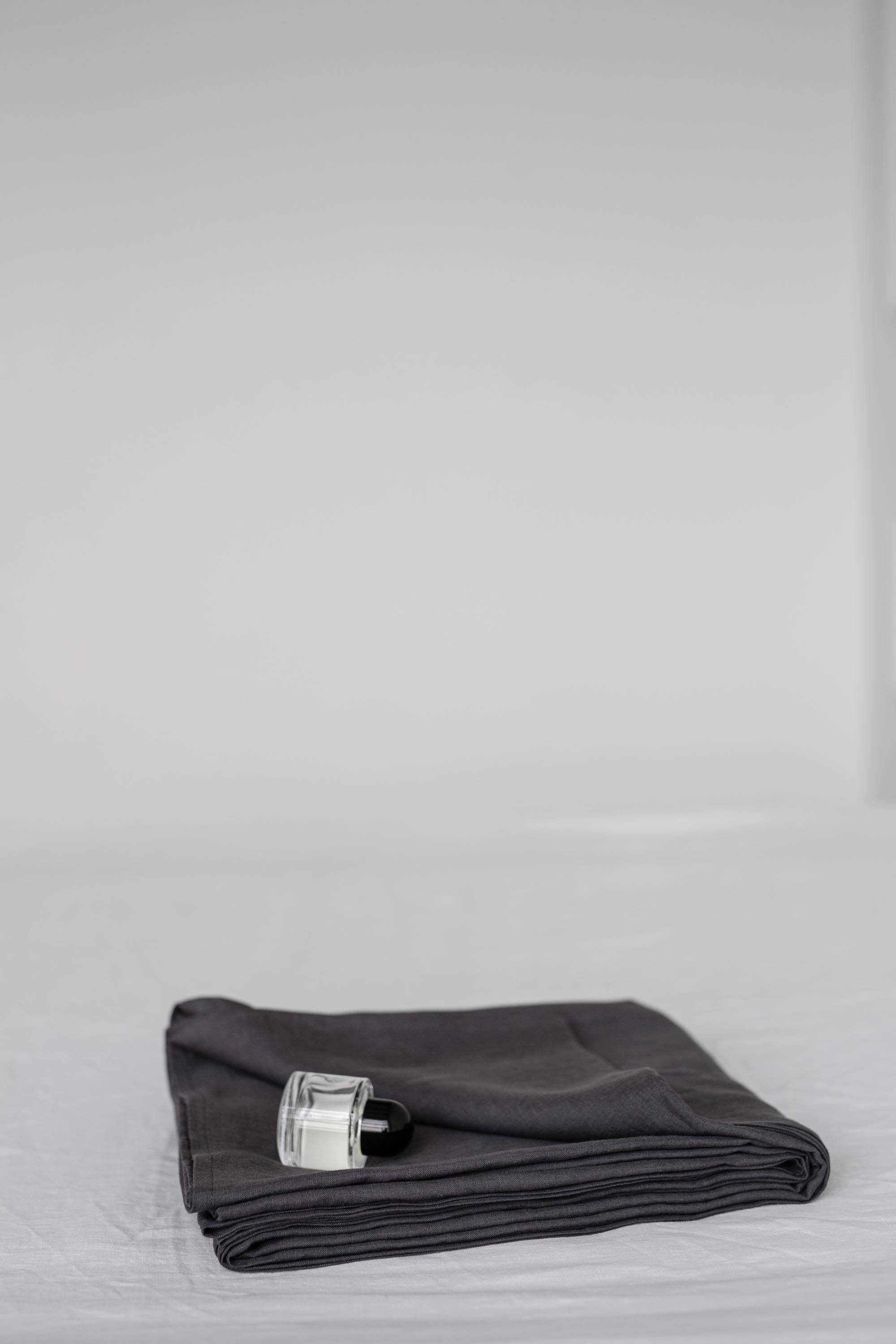 AmourLinen  Linnen Laken Houtskool