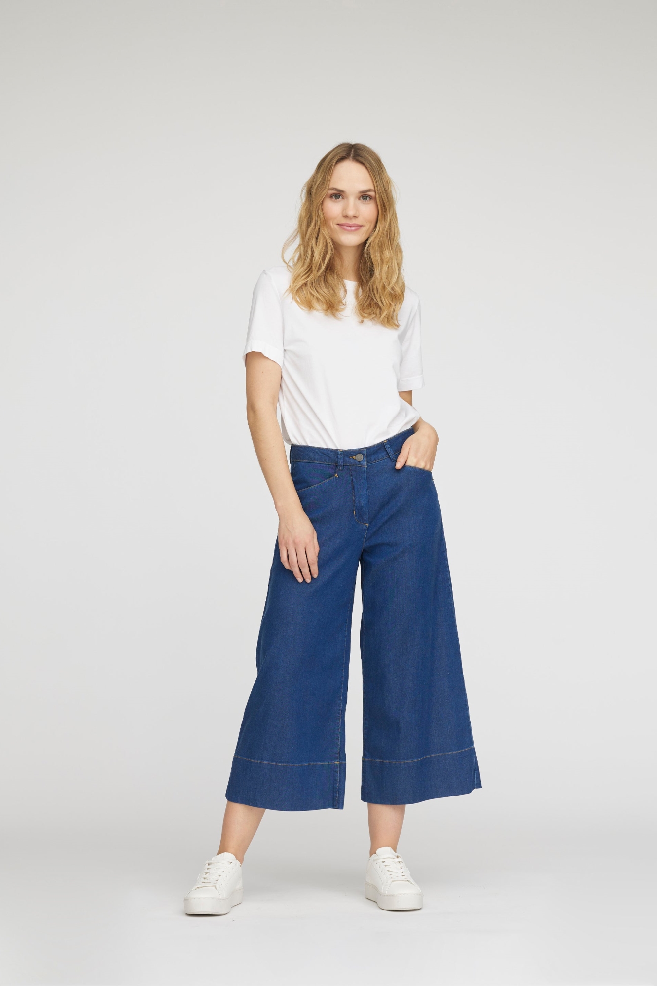 LAURIE  Broek Rachel Loose Crop Medium Blue Denim