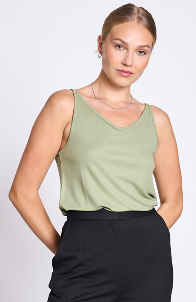 Triangle top pale olive